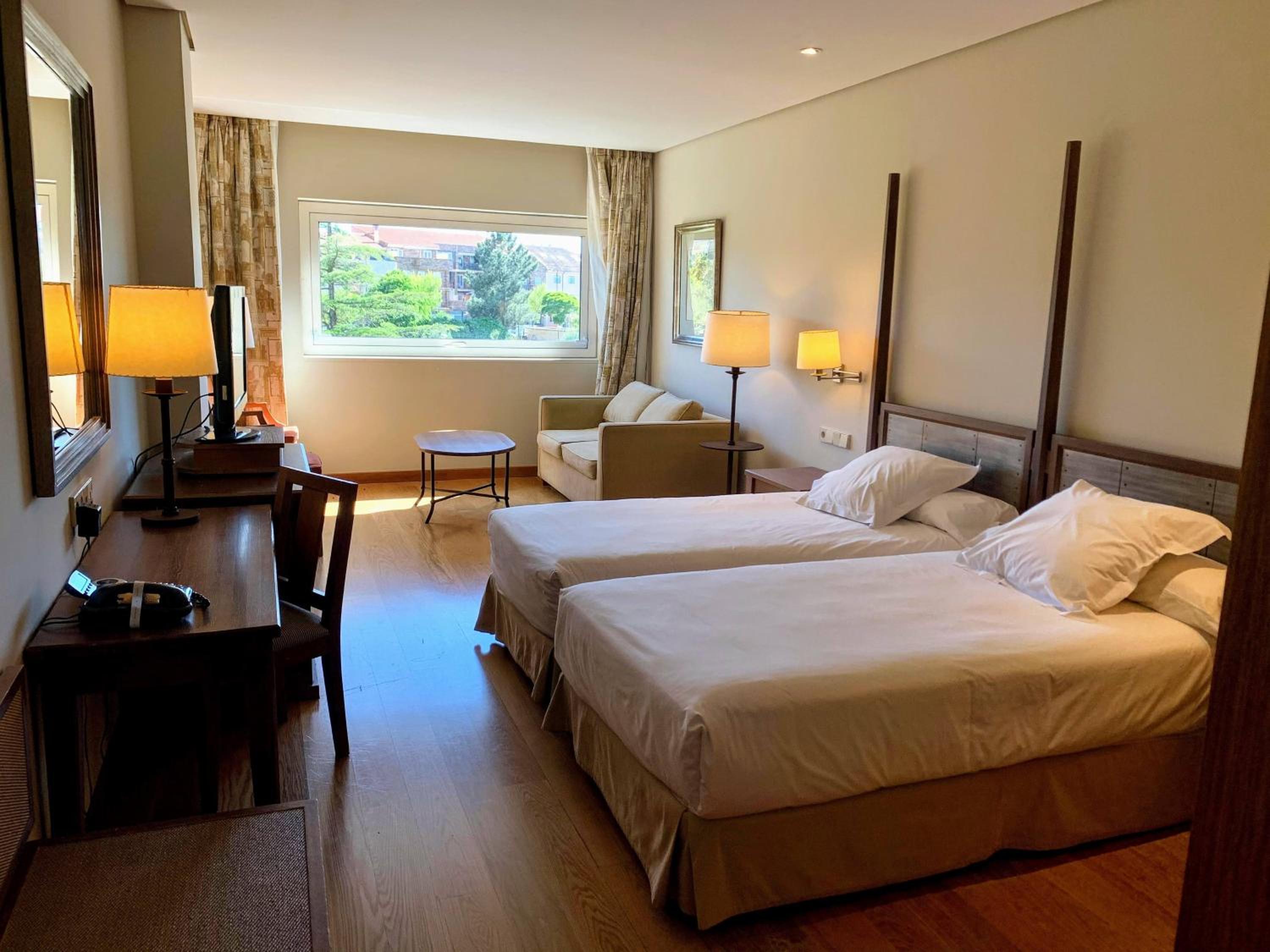 Standard Double Room - Photo 9