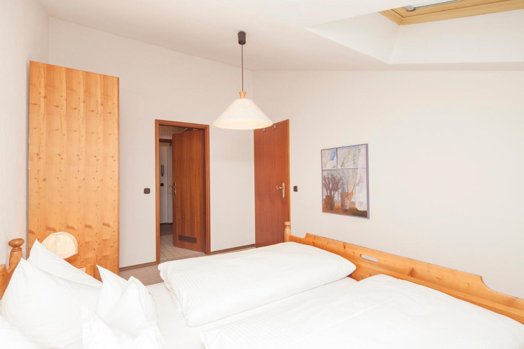 One-Bedroom Apartment with Balcony photo 2