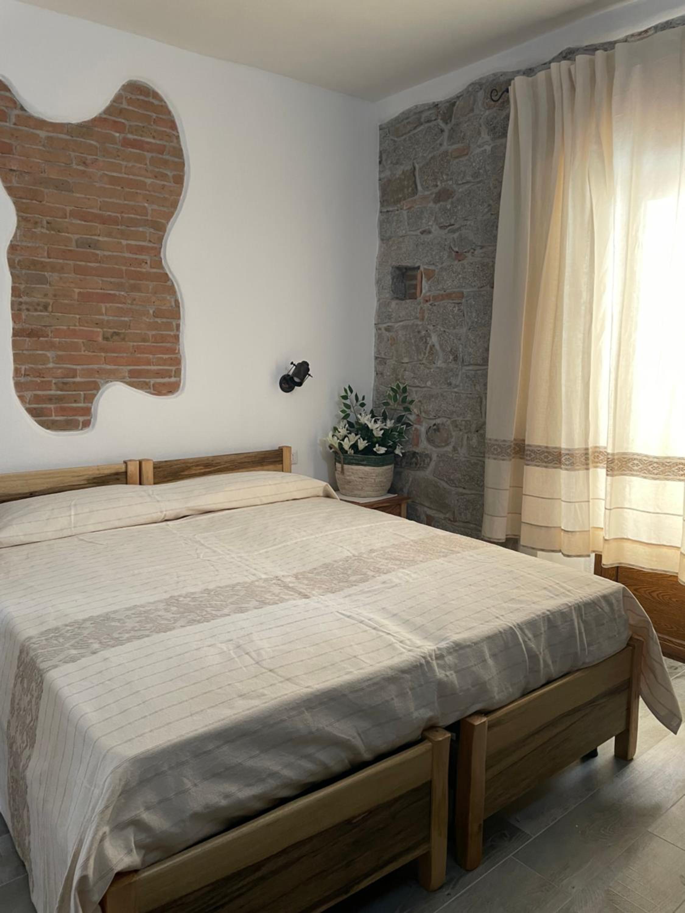 Double Room with Private Bathroom - Photo 1