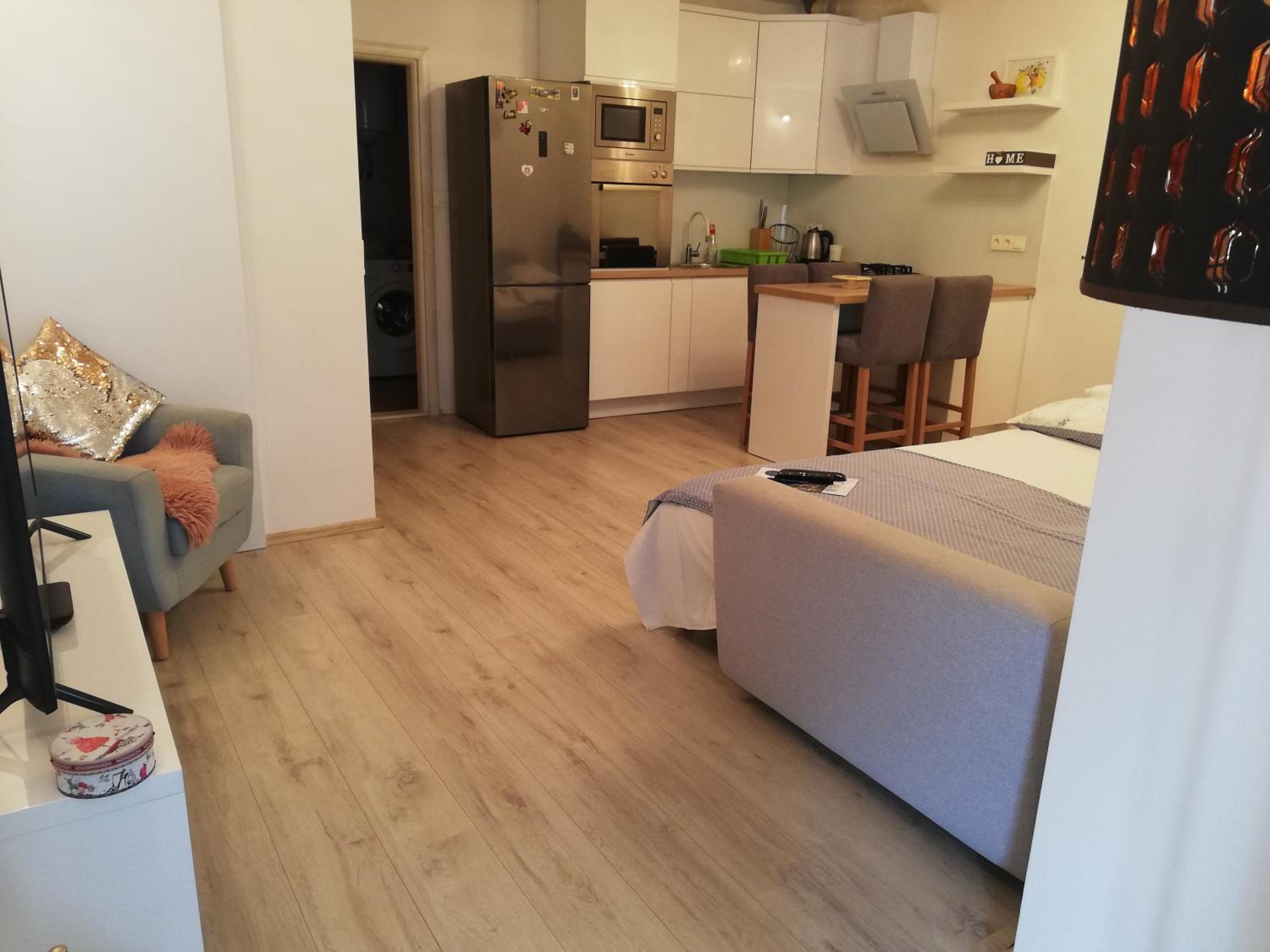 One-Bedroom Apartment - Photo 7