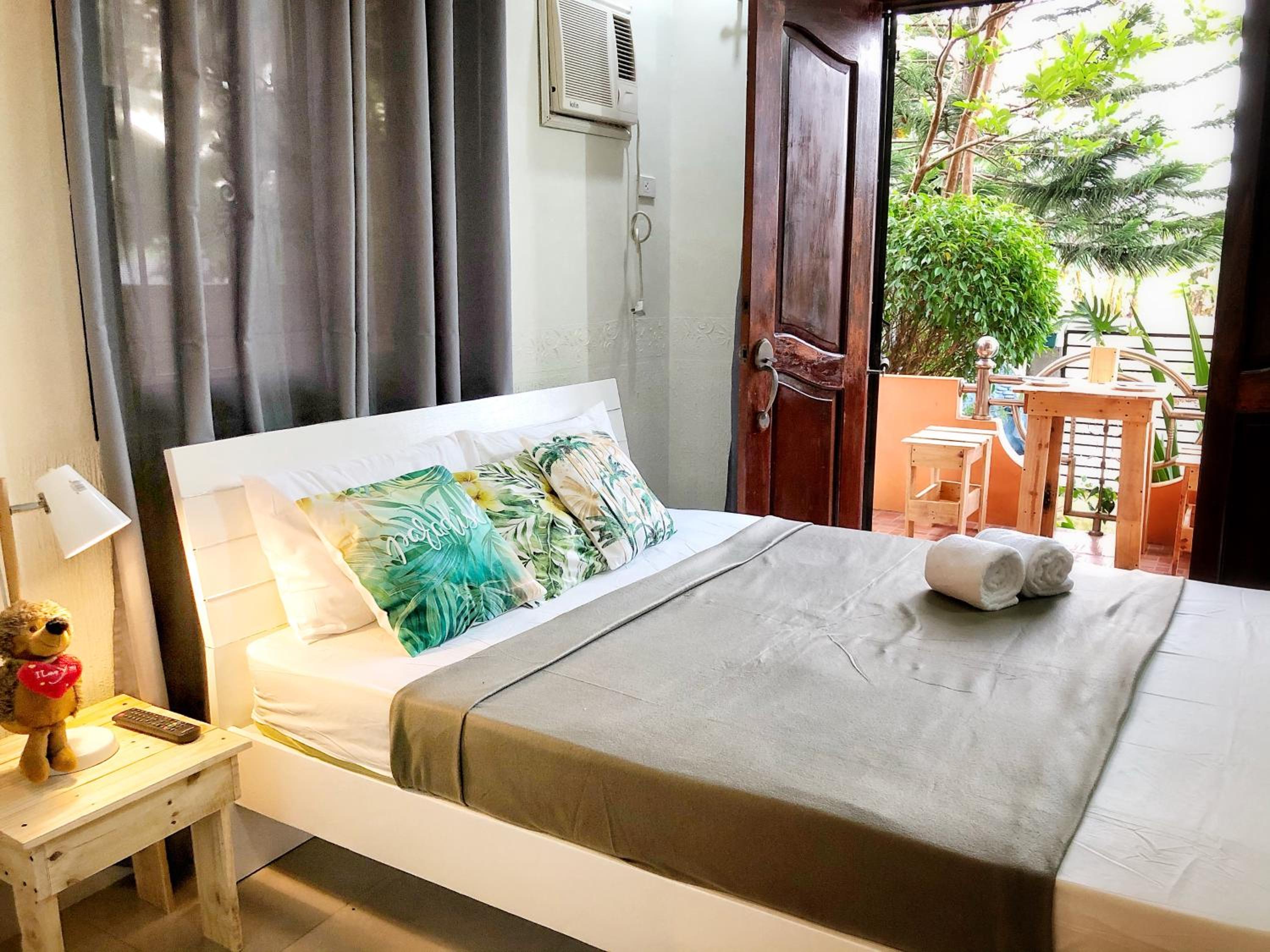 Double Room with Garden View - Photo 2