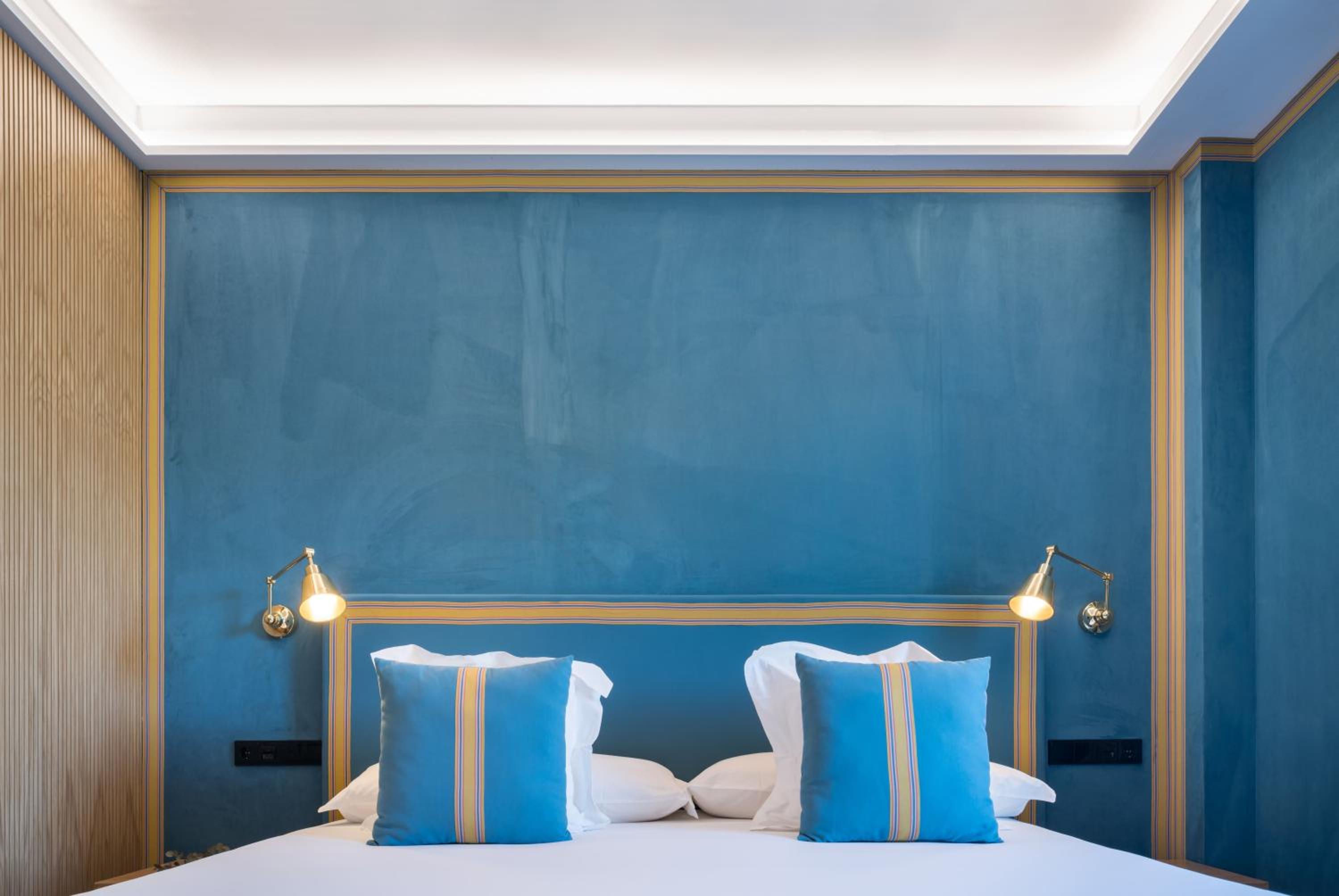 Double or Twin Room with View - Photo 4