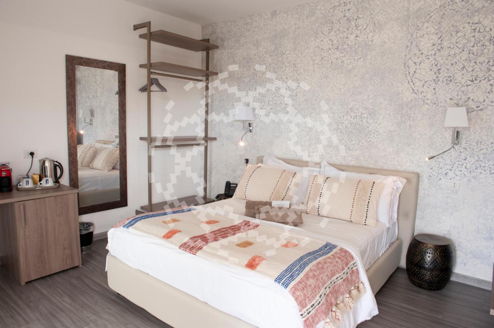 Queen Room with Spa Bath
