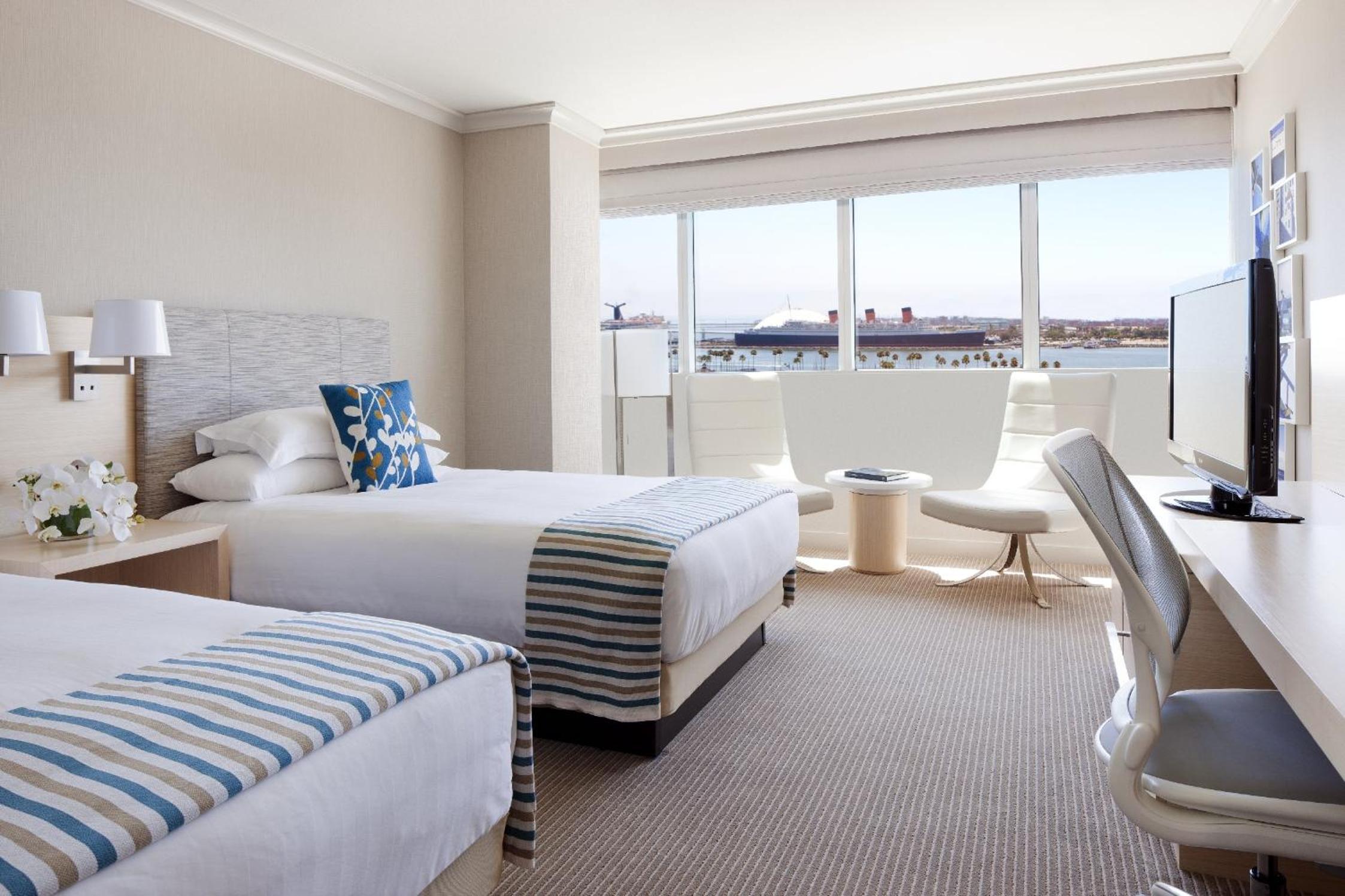 Double Room with Two Double Beds and Harbor View - High Floor - Photo 1