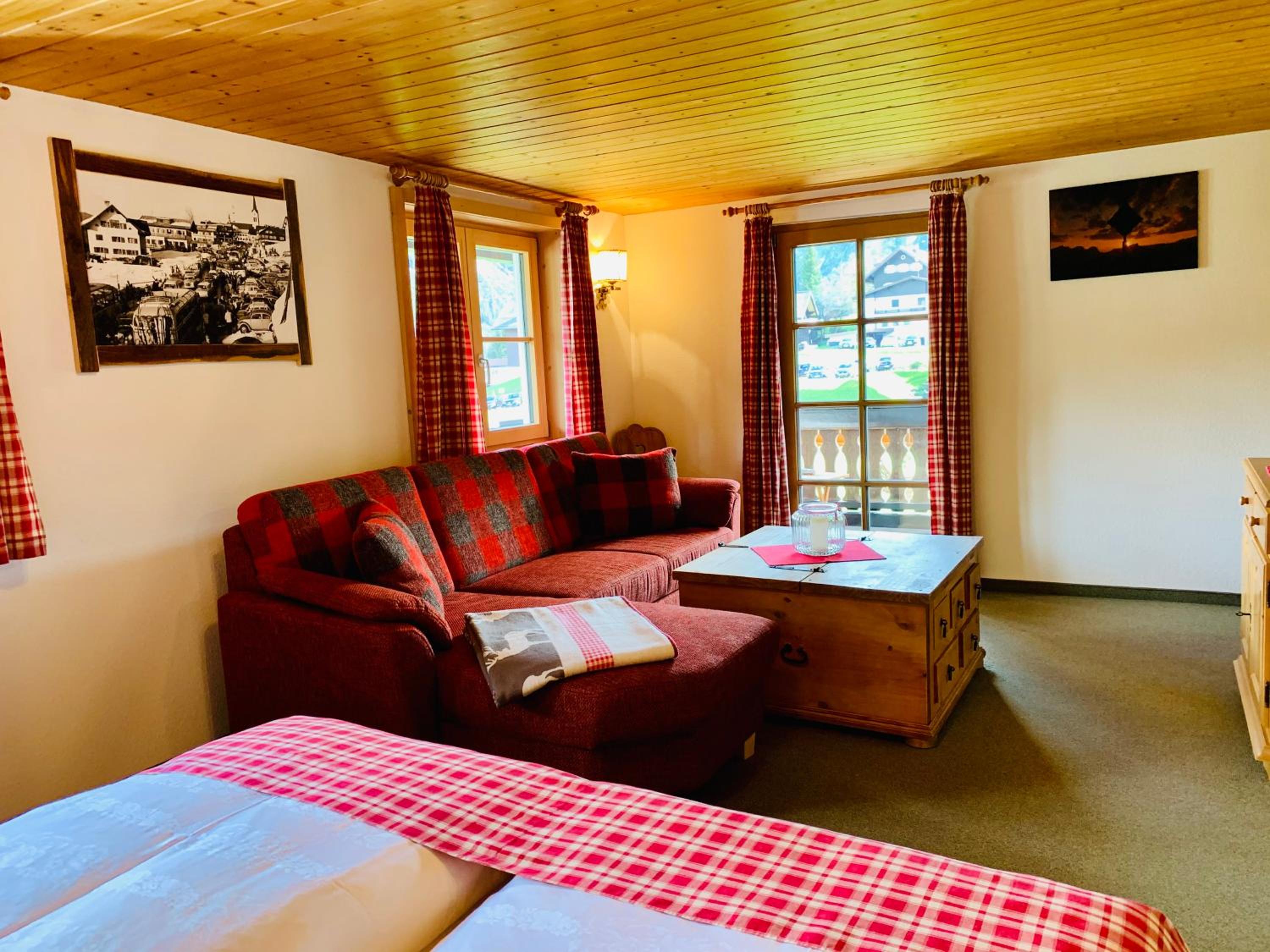 Family Room with Balcony photo 3