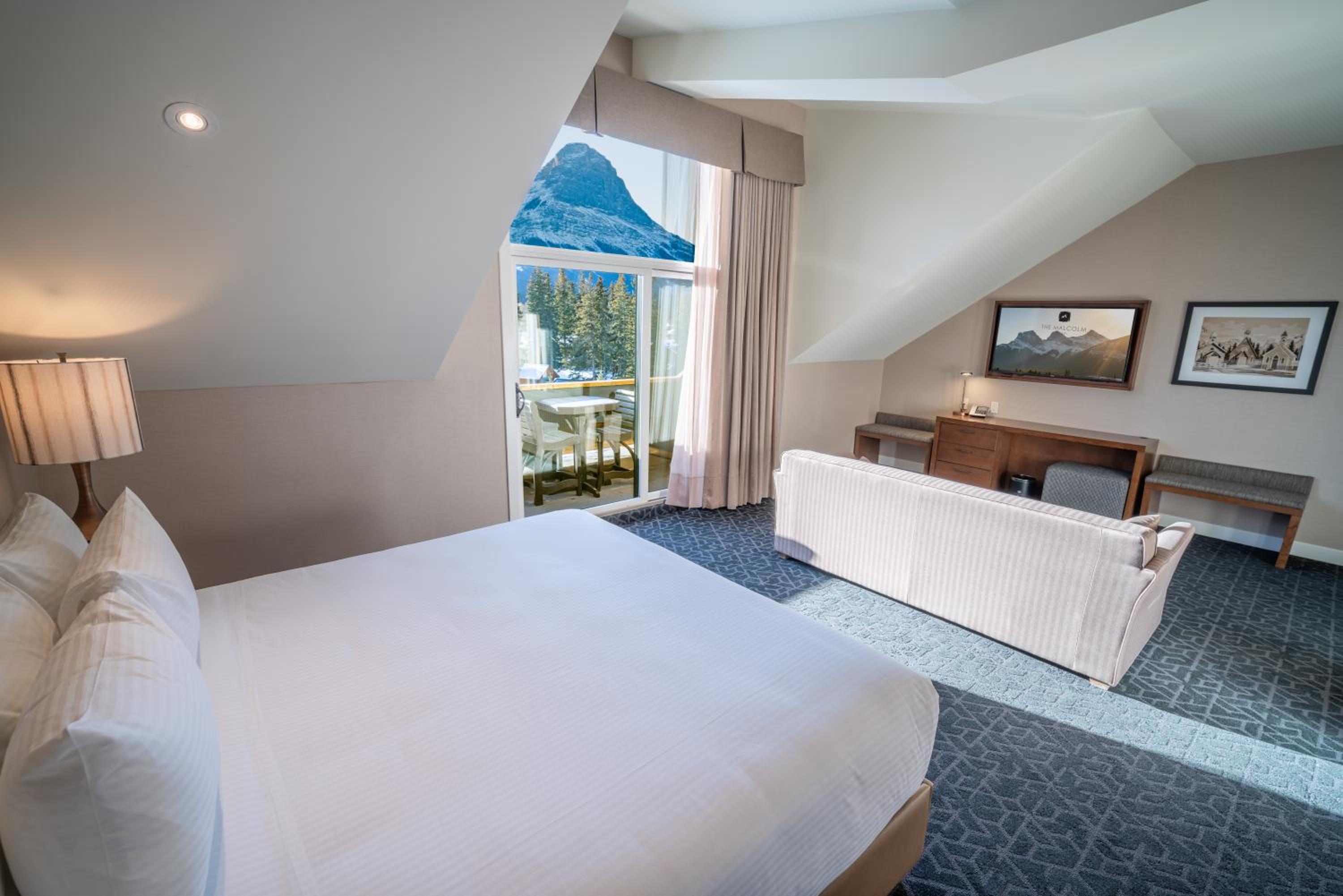 Deluxe King Room