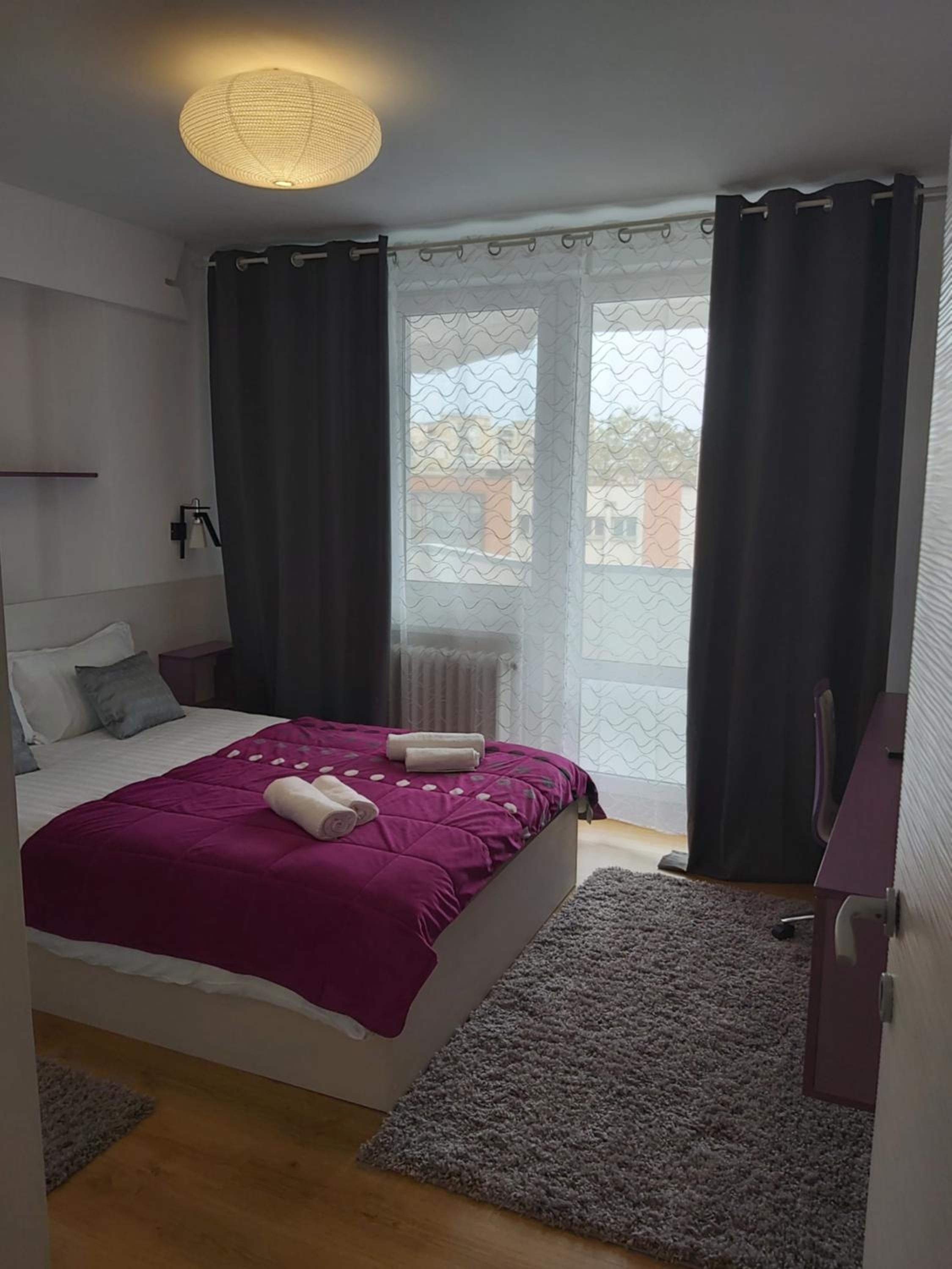 One-Bedroom Apartment - Photo 5