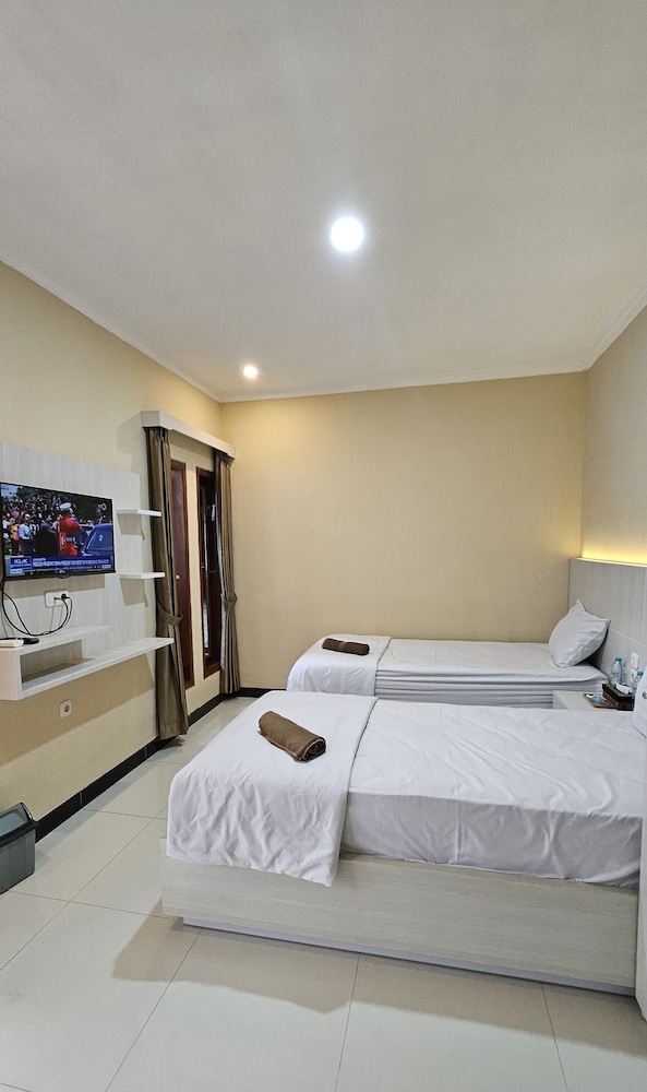 Standard Room, 2 Bedrooms photo 1