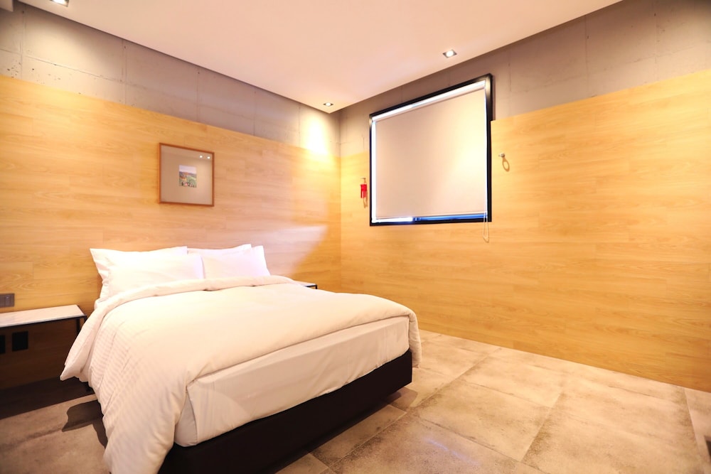Standard Single Room, 1 Double Bed, Non Smoking (No View) - Photo 3