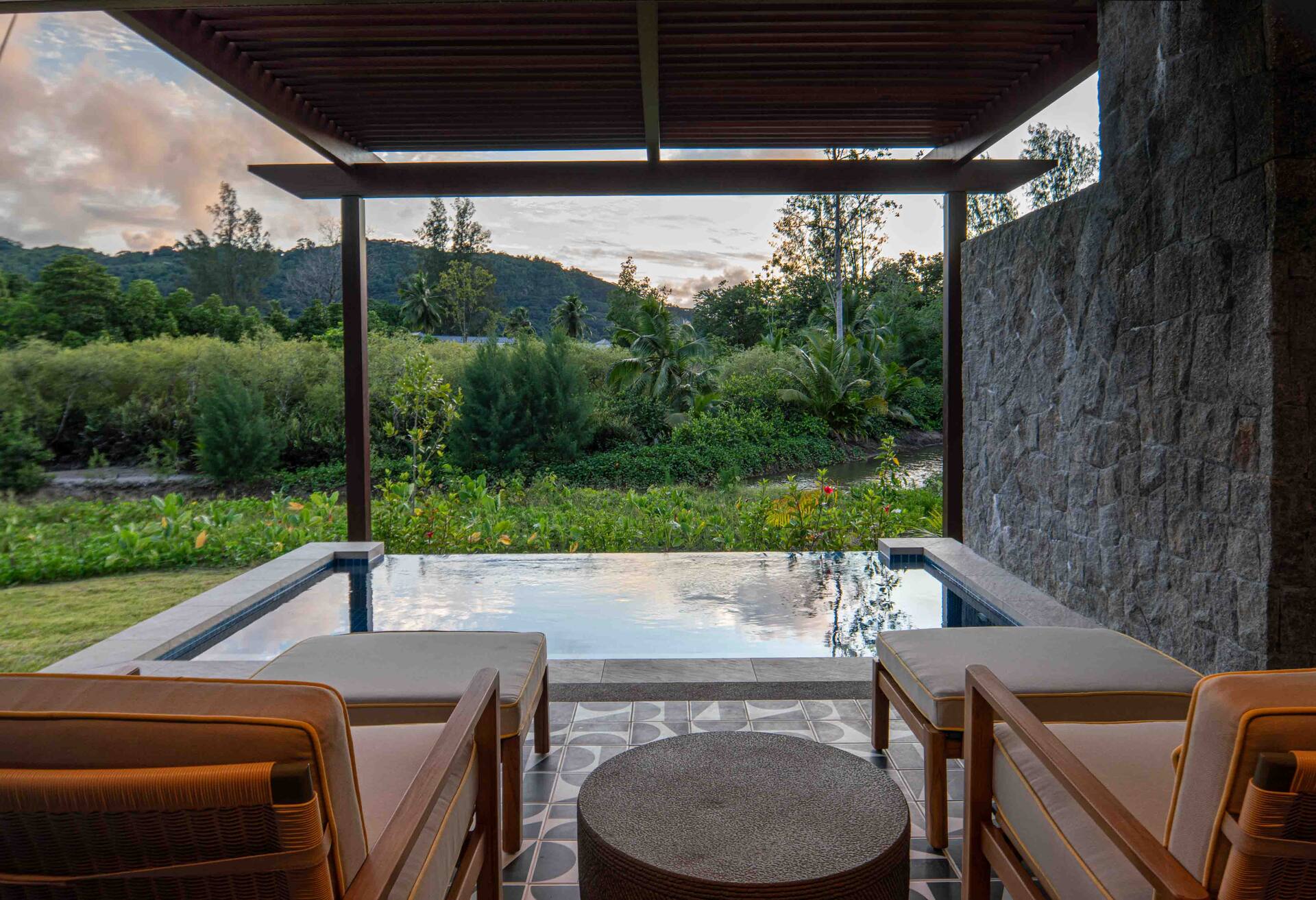 Two Bedroom Apartment with Private Pool thumbnail 5