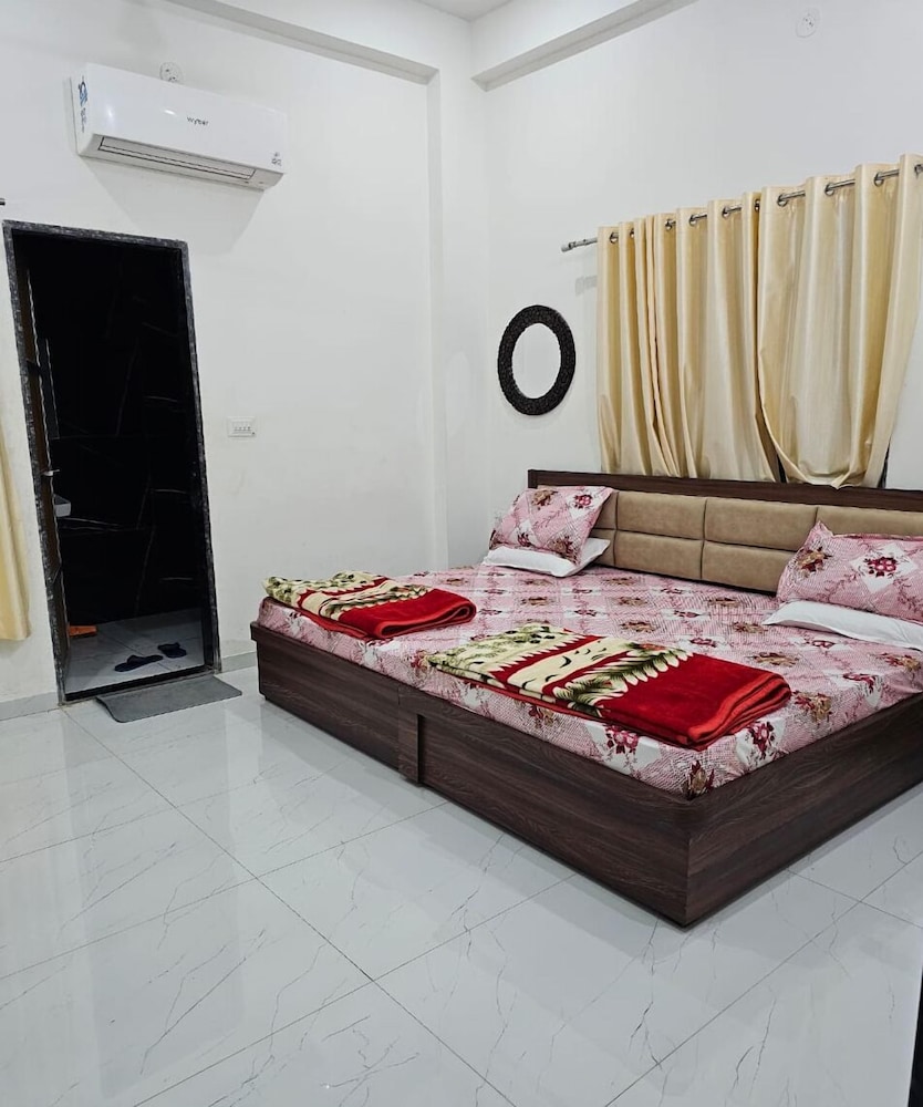 Family Room photo 2