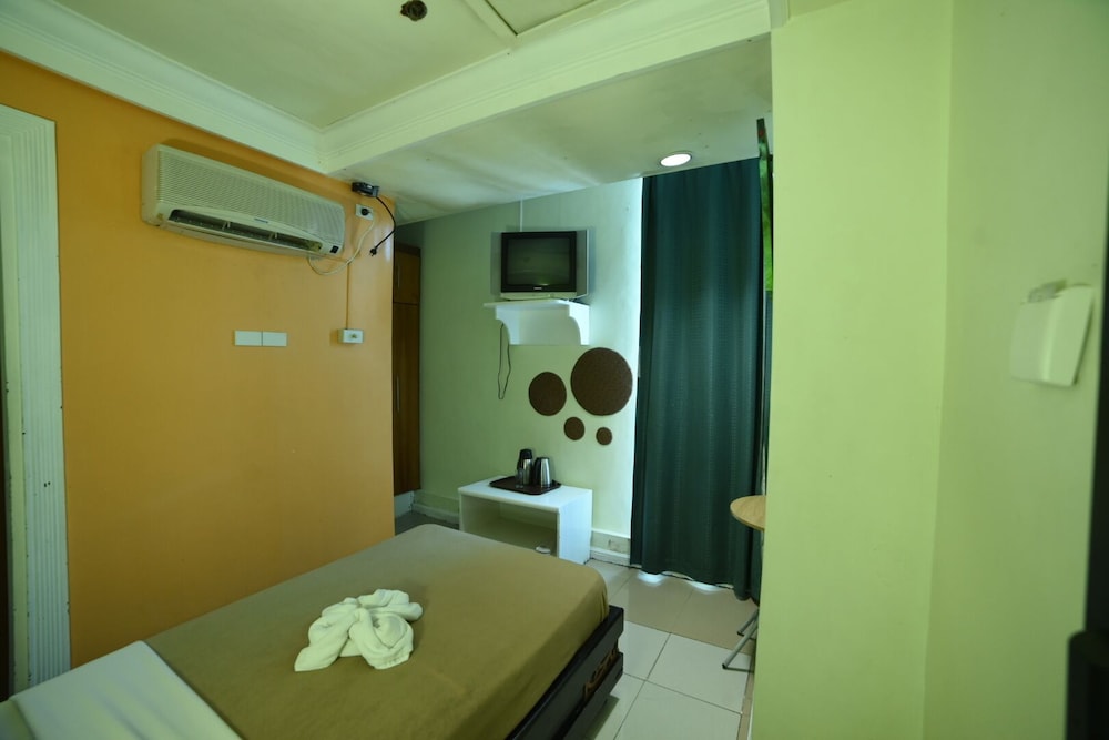 Superior Single Room, No Windows photo 2
