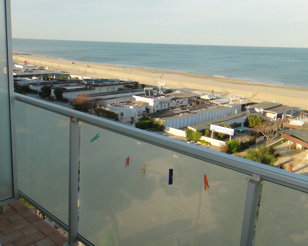 Single Room, Balcony, Sea View photo 2