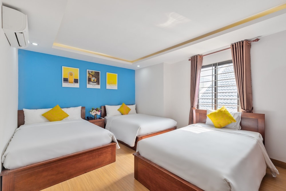 Family Room, Multiple Beds