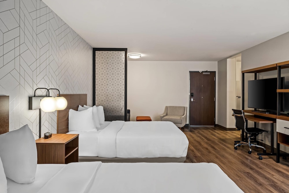 Suite, 2 Queen Beds, Accessible, Non Smoking photo 1