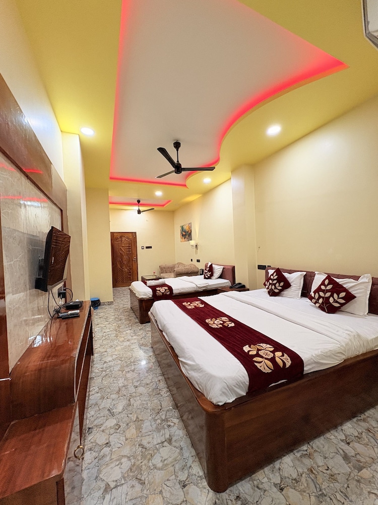 Deluxe Triple Room photo 2