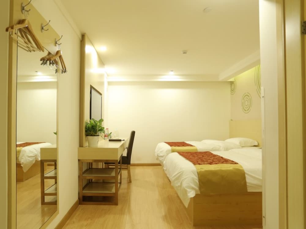 Deluxe Twin Room photo 2