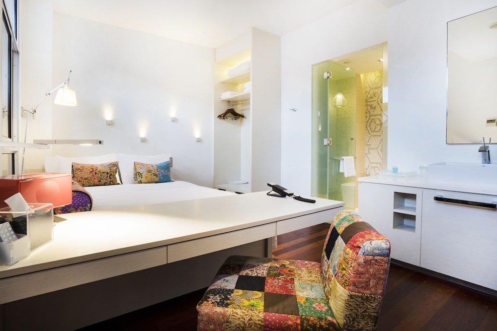 Deluxe with Balcony Room photo 3