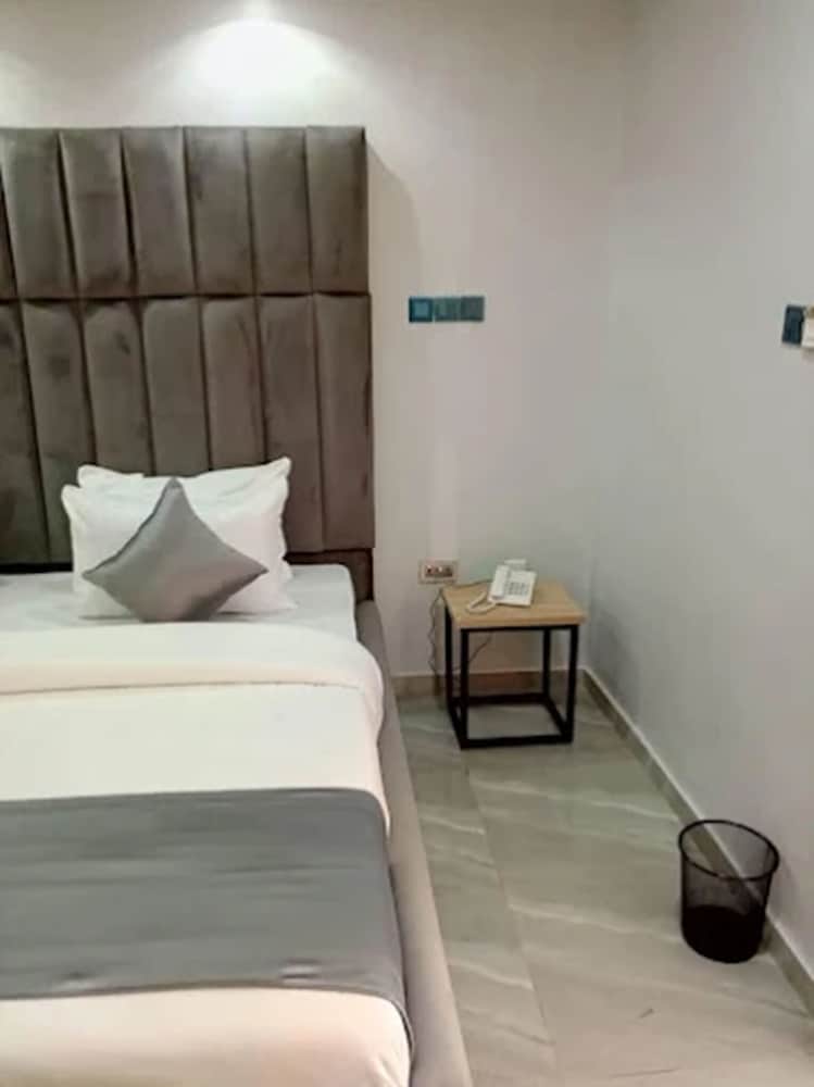 Standard Room - Photo 1