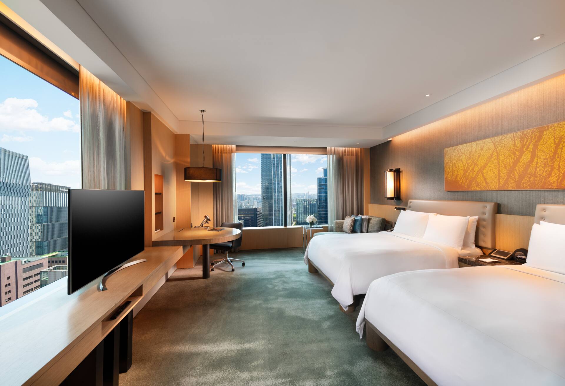 2 Queen Beds Premium Corner Room