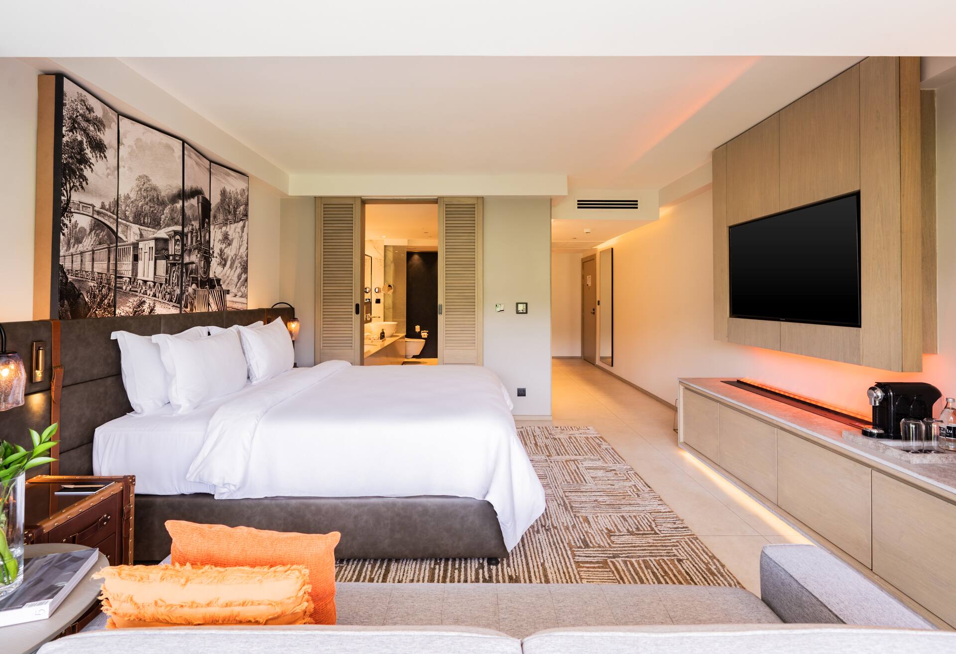 Signature King Room-balcony photo 1
