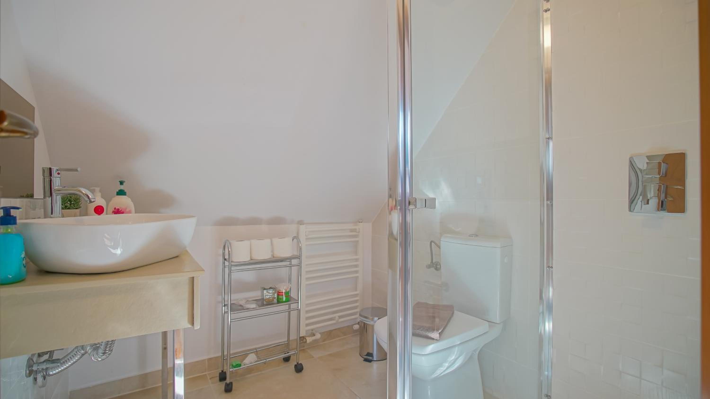 Queen Room - Photo 8