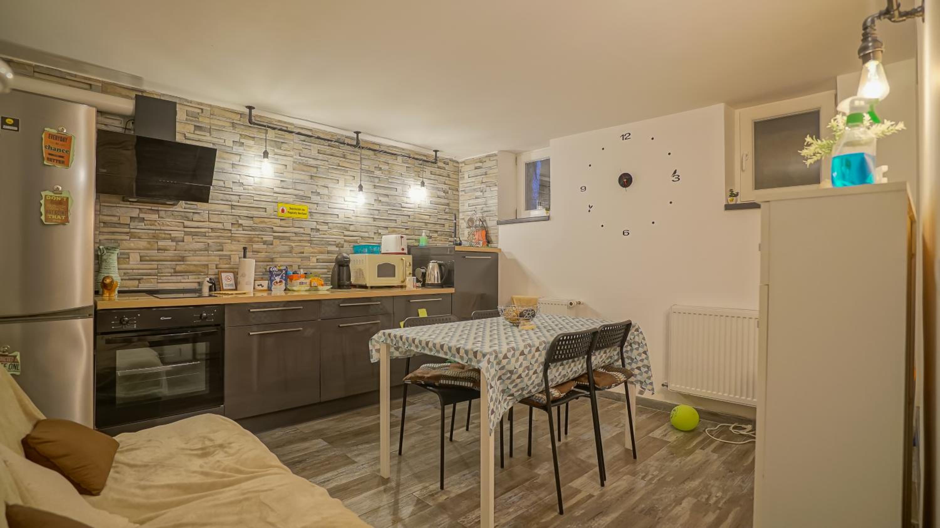 Double Room with Private Bathroom - Photo 8