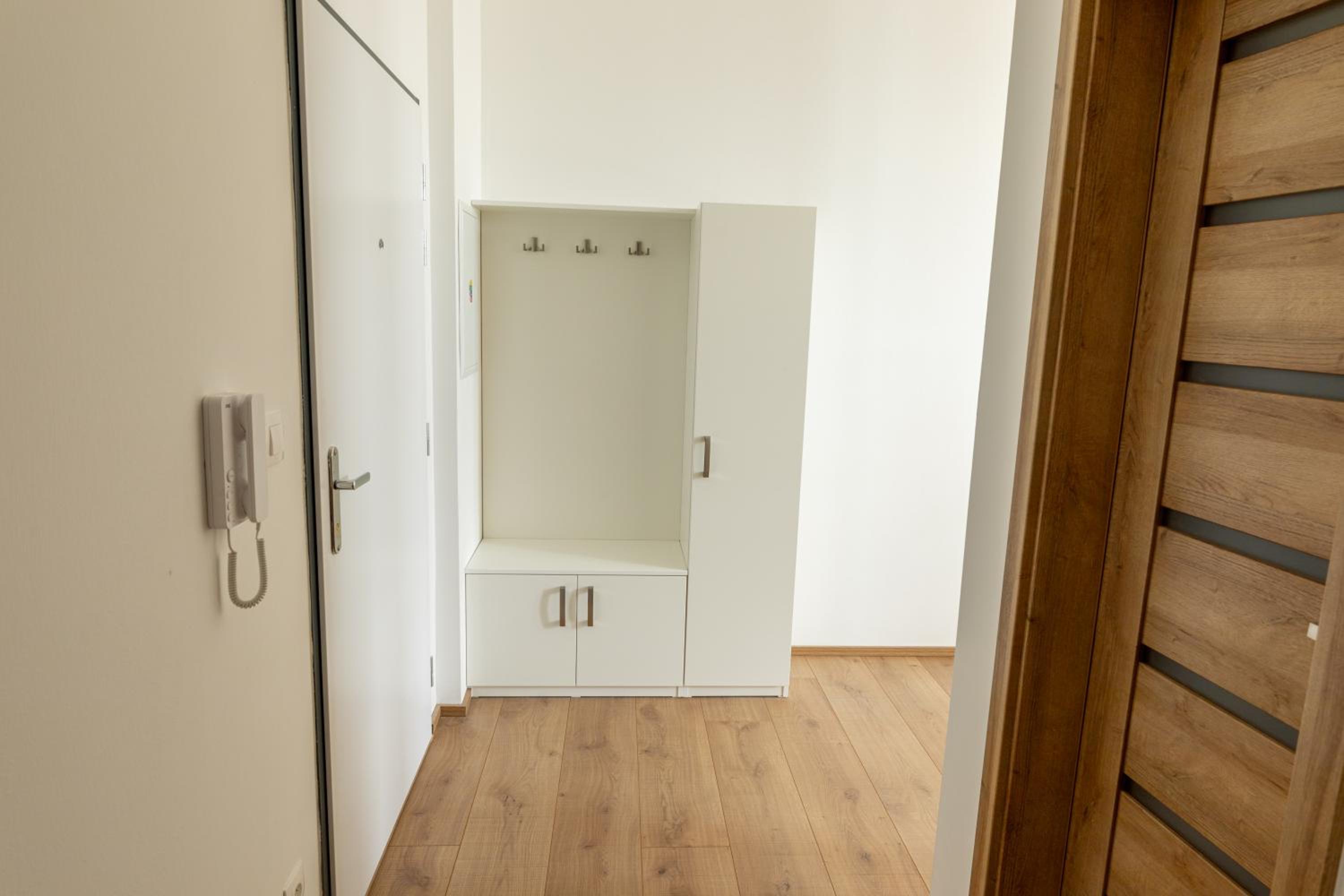 One-Bedroom Apartment - Photo 2