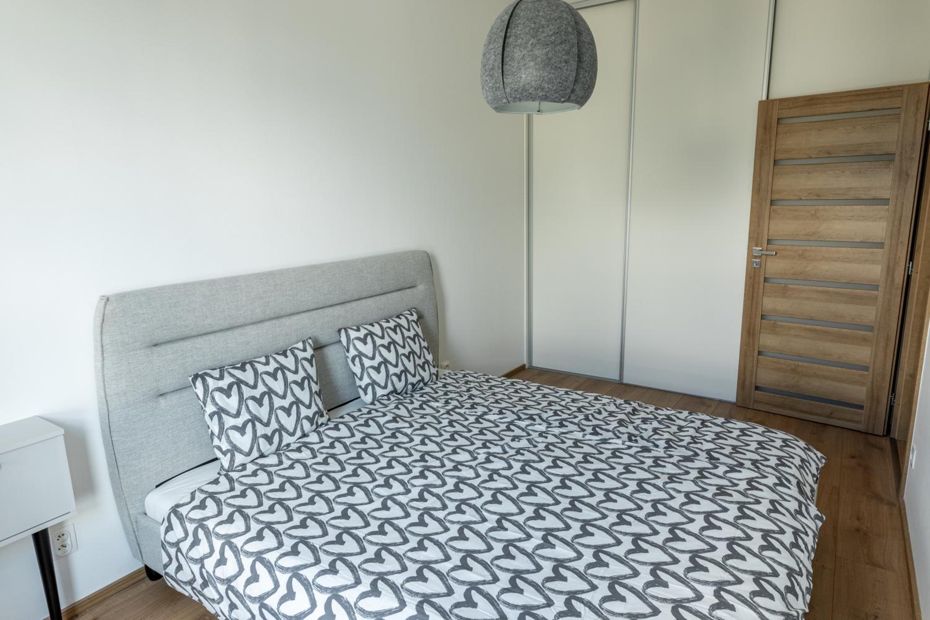 One-Bedroom Apartment - Photo 6