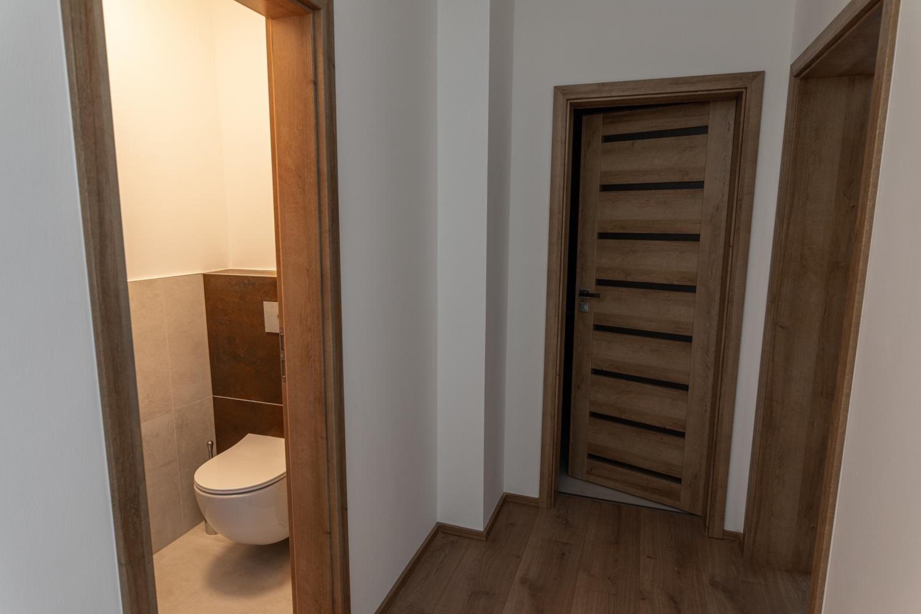 One-Bedroom Apartment - Photo 7