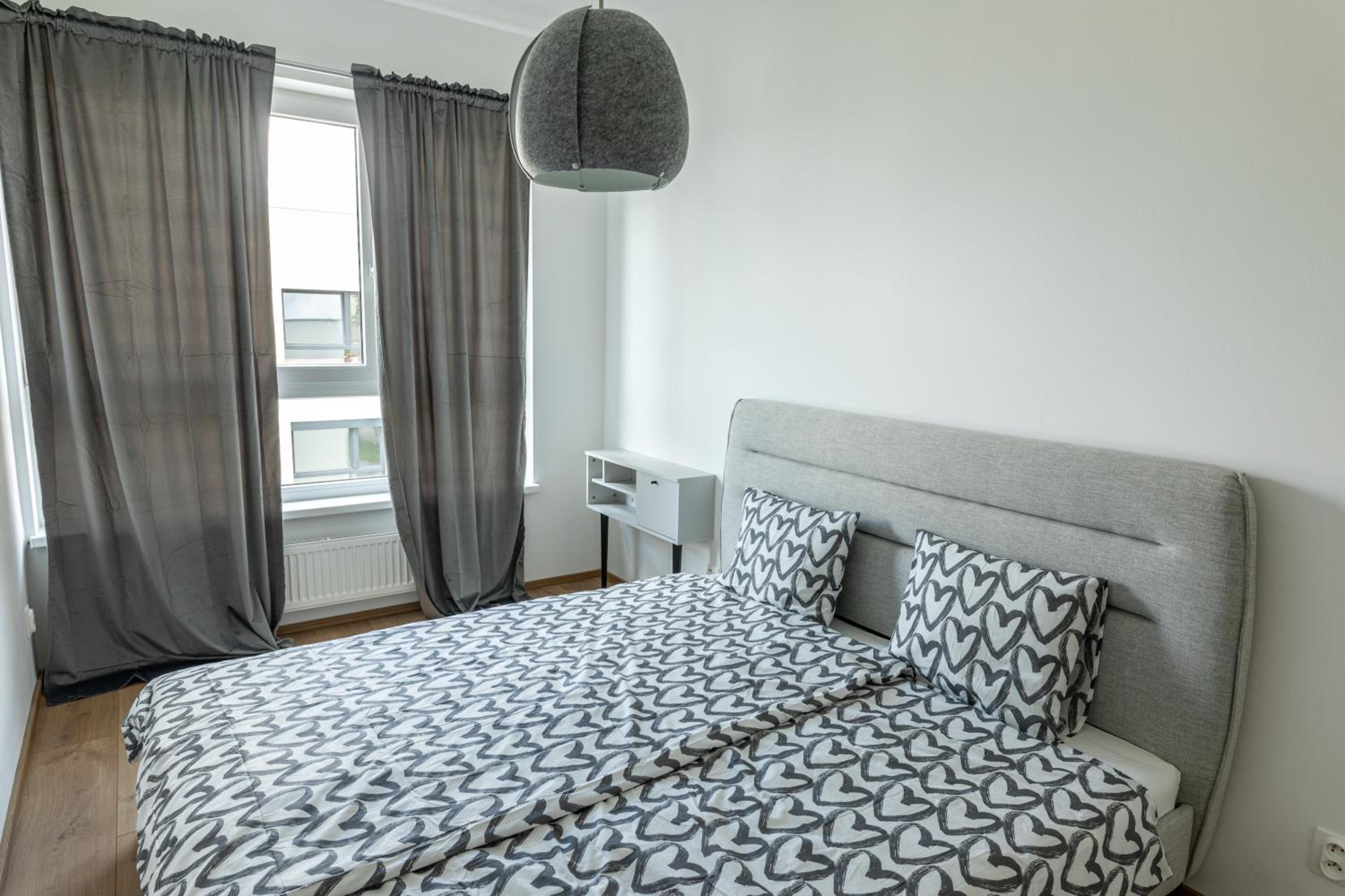 One-Bedroom Apartment - Photo 8