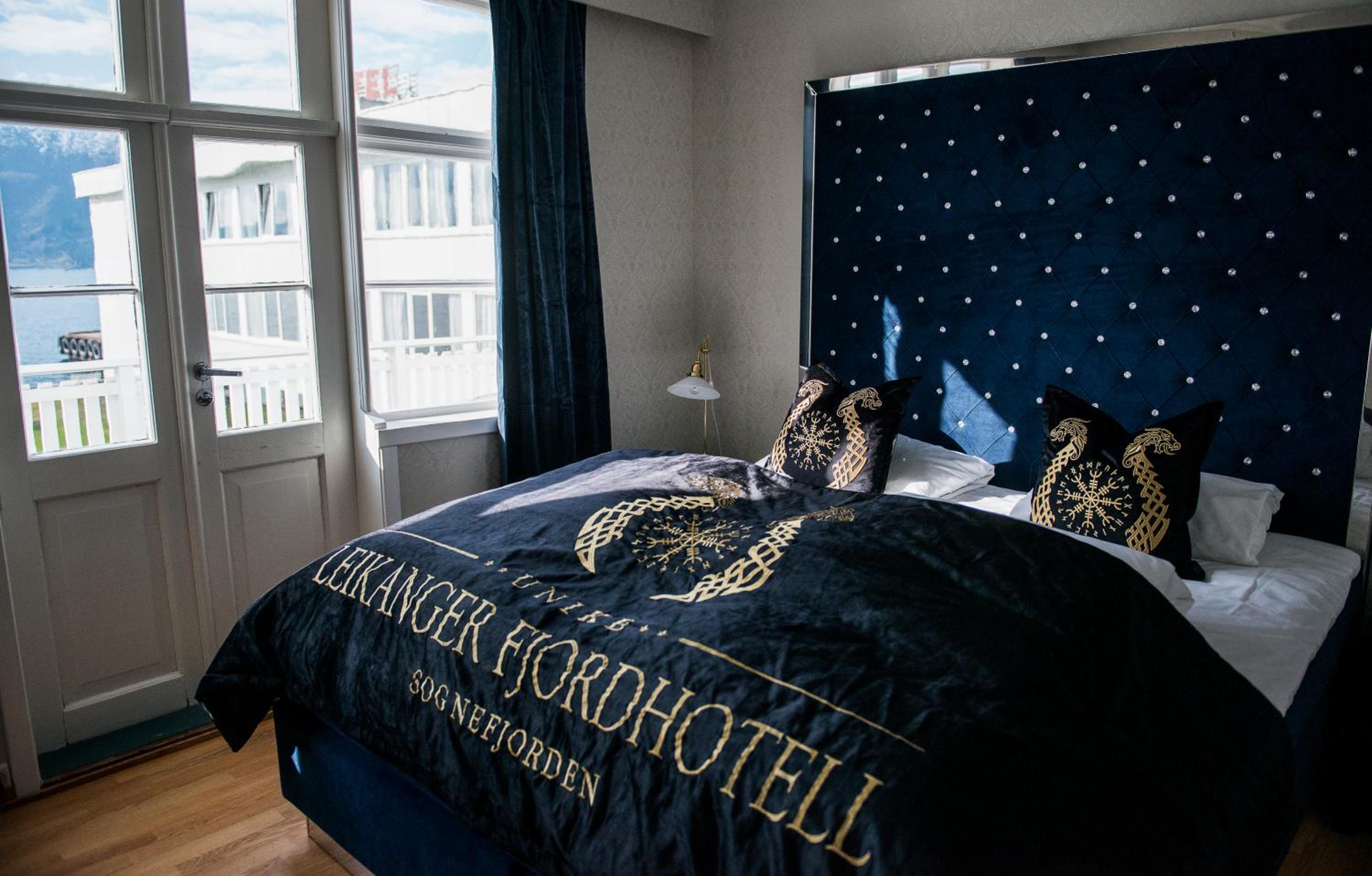 Deluxe Double Room with Balcony and Sea View - Photo 1