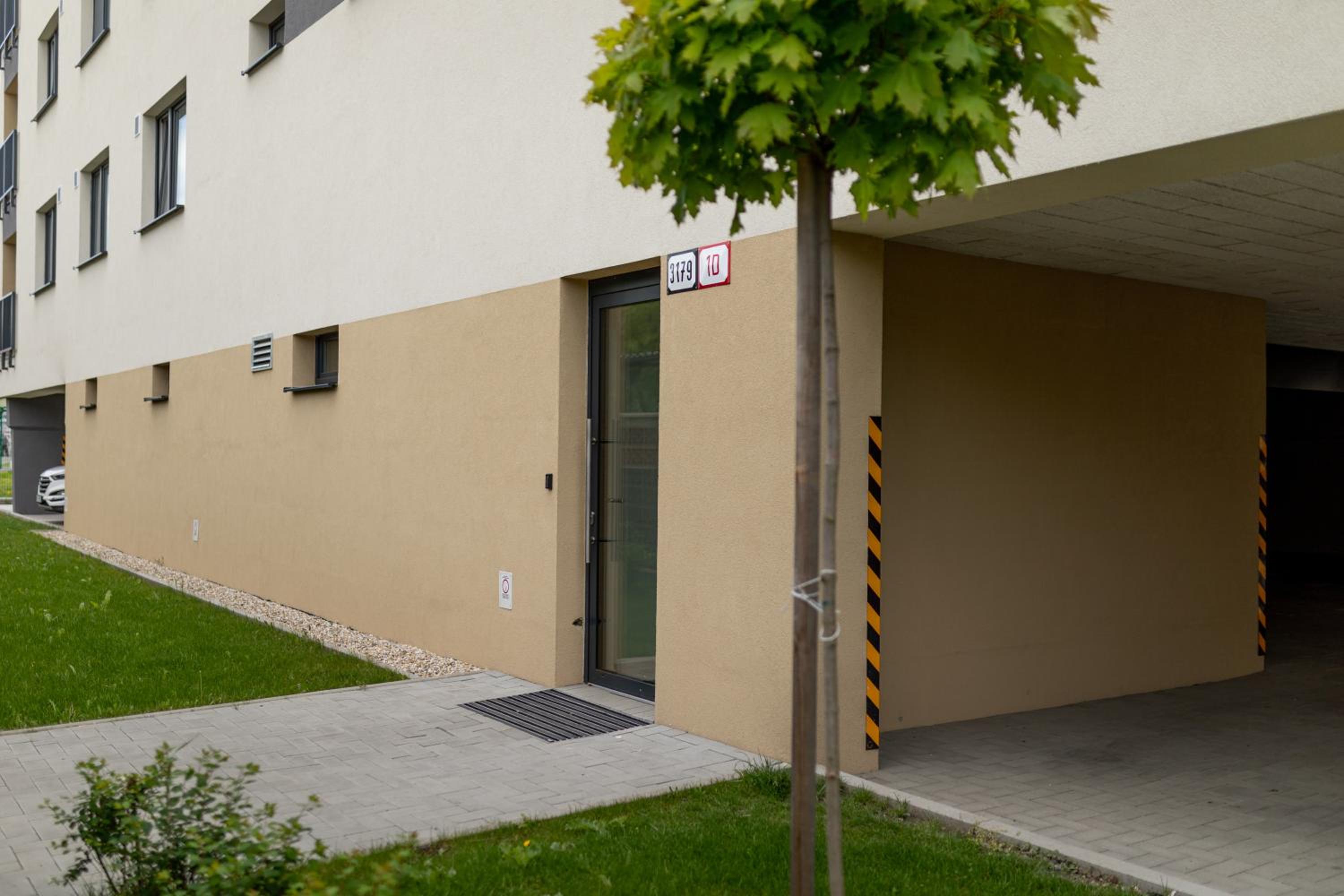 One-Bedroom Apartment - Photo 19