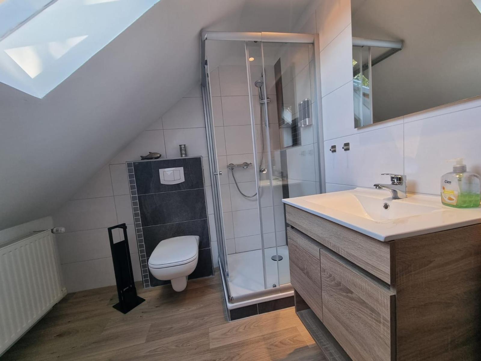 Apartment - Split Level - Photo 4
