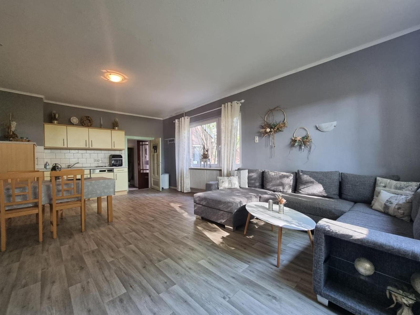Apartment - Ground Floor - Photo 2