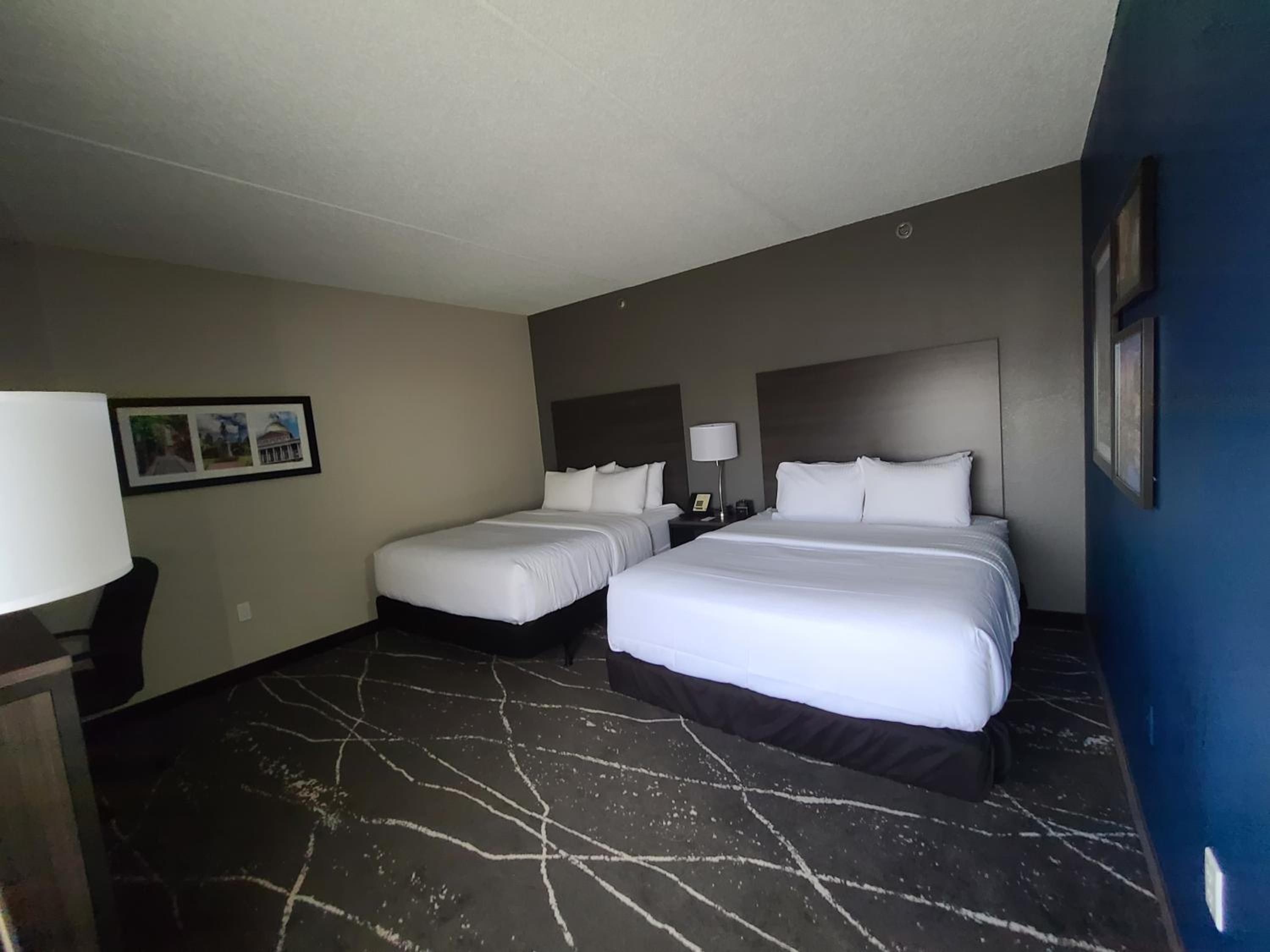Queen Room with Two Queen Beds and Tub - Accessible/Non Smoking - Photo 1