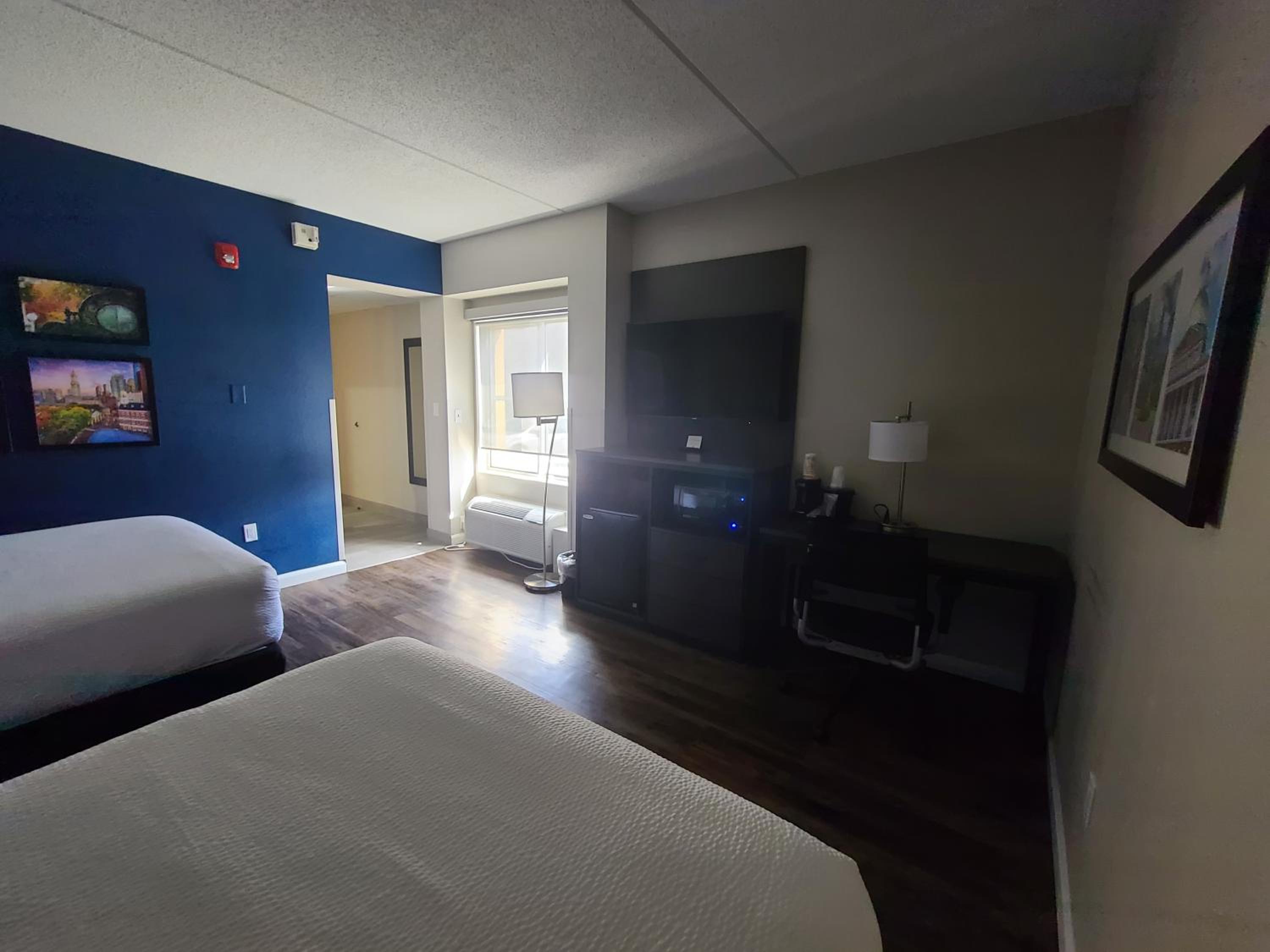Queen Room with Two Queen Beds and Roll-In Shower - Accessible/Non Smoking - Photo 1