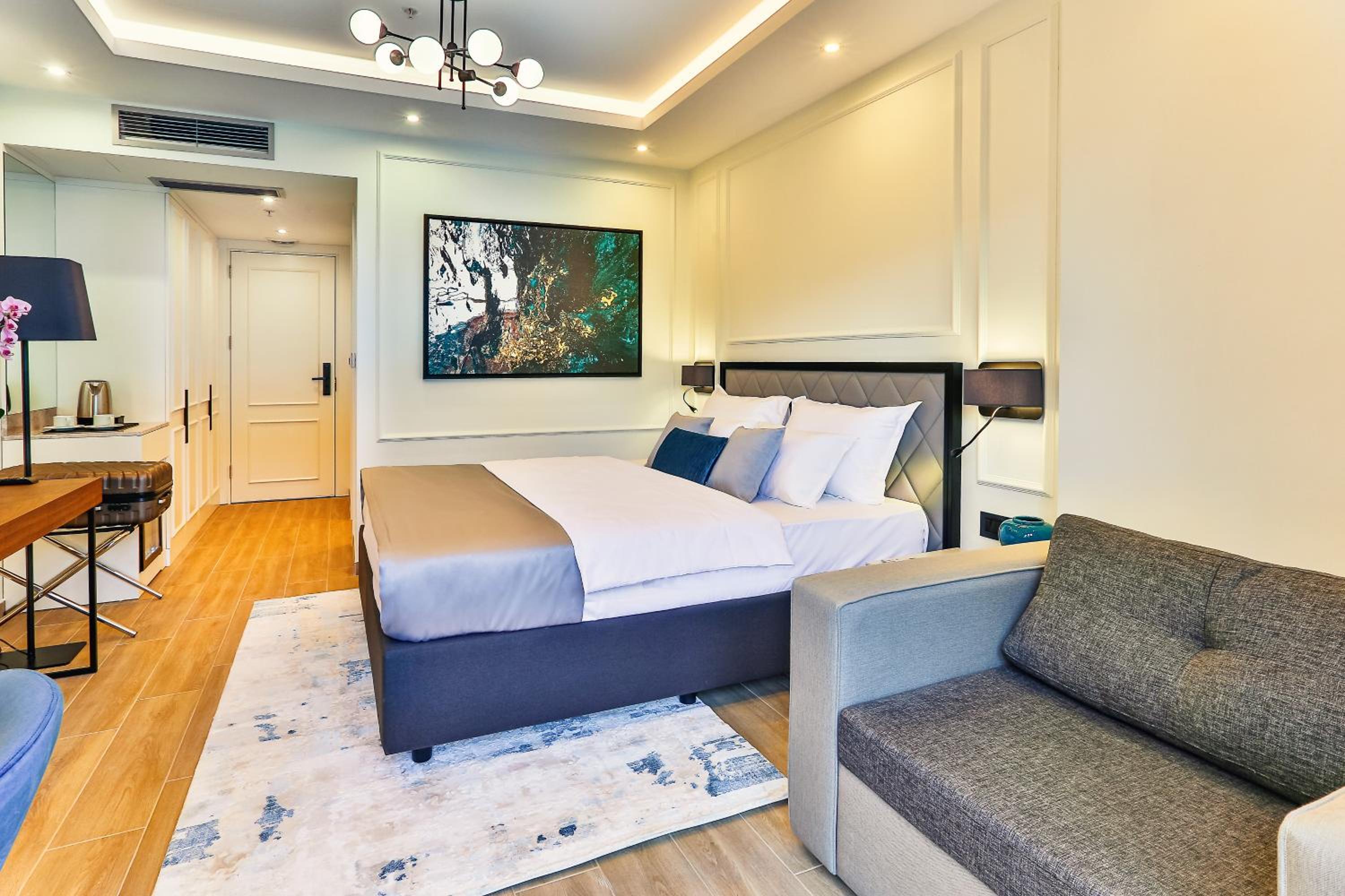 Double Room with Pool View
