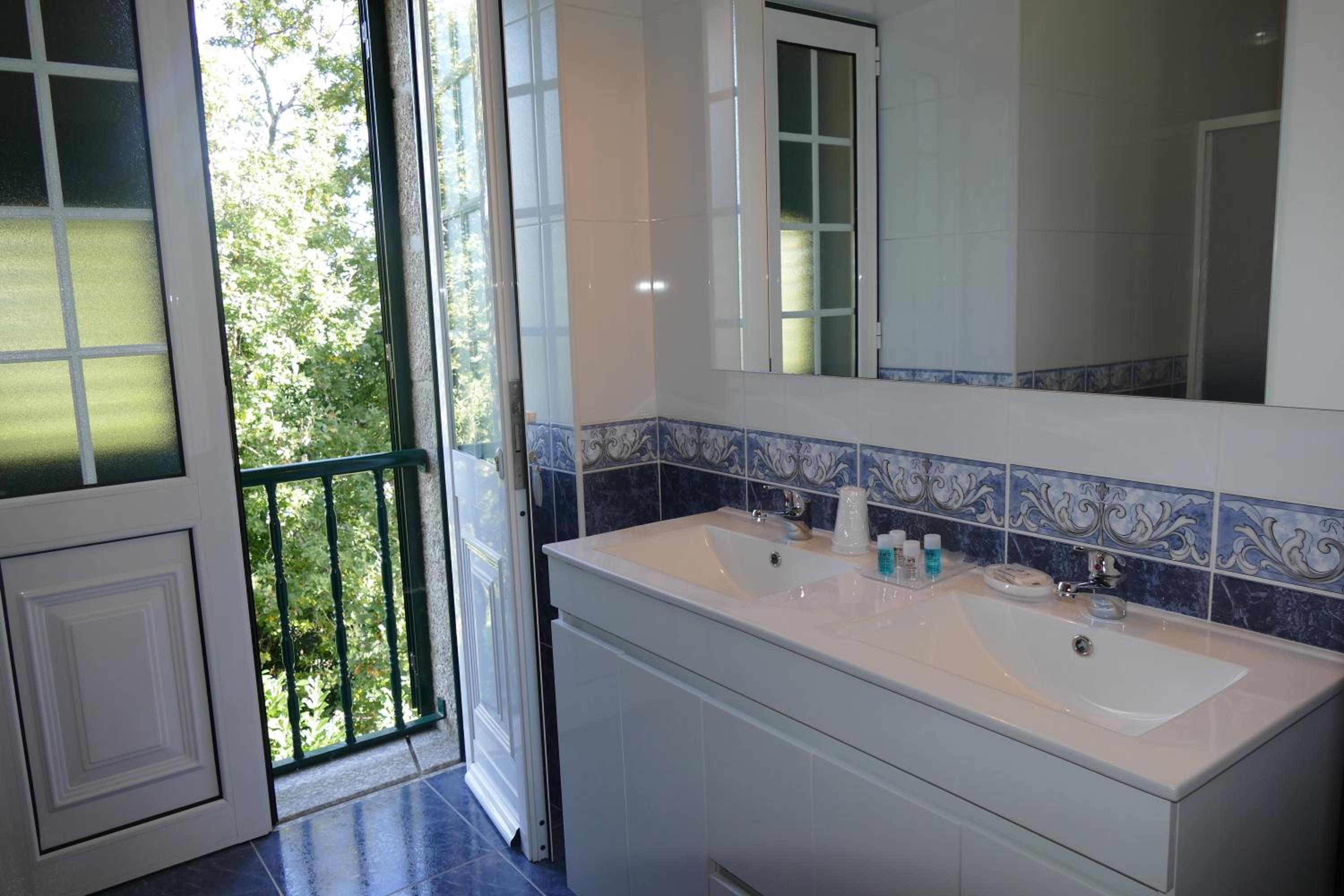 Double Room with Private Bathroom photo 3