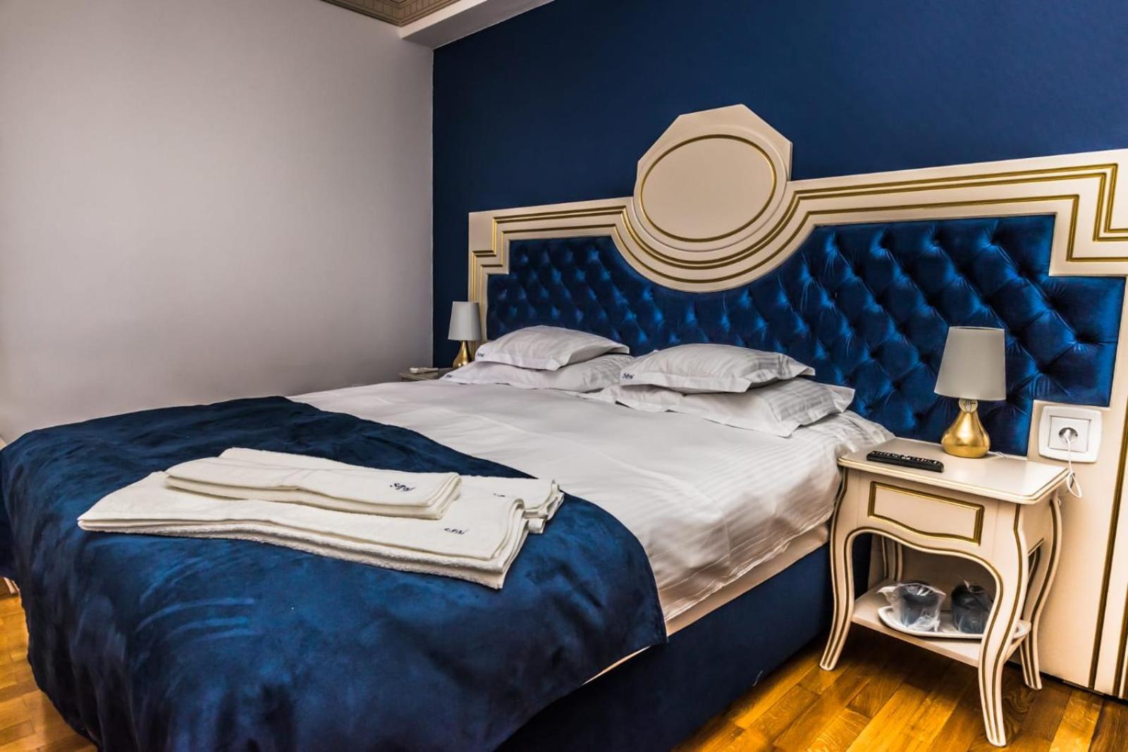 Deluxe Double Room - Photo 1