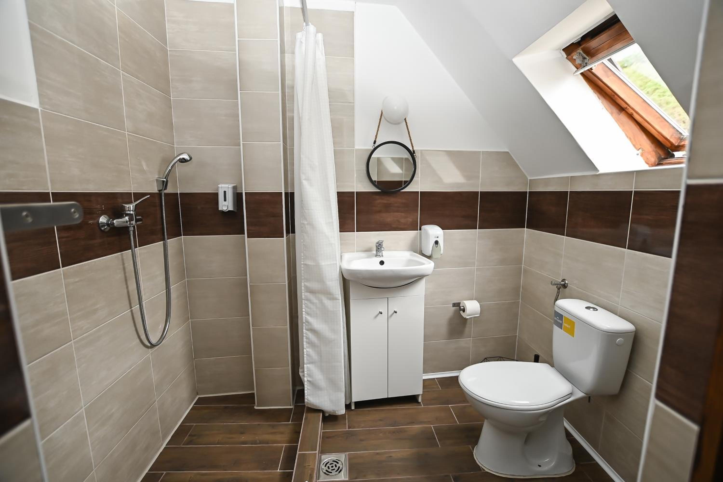 Double Room - Photo 3