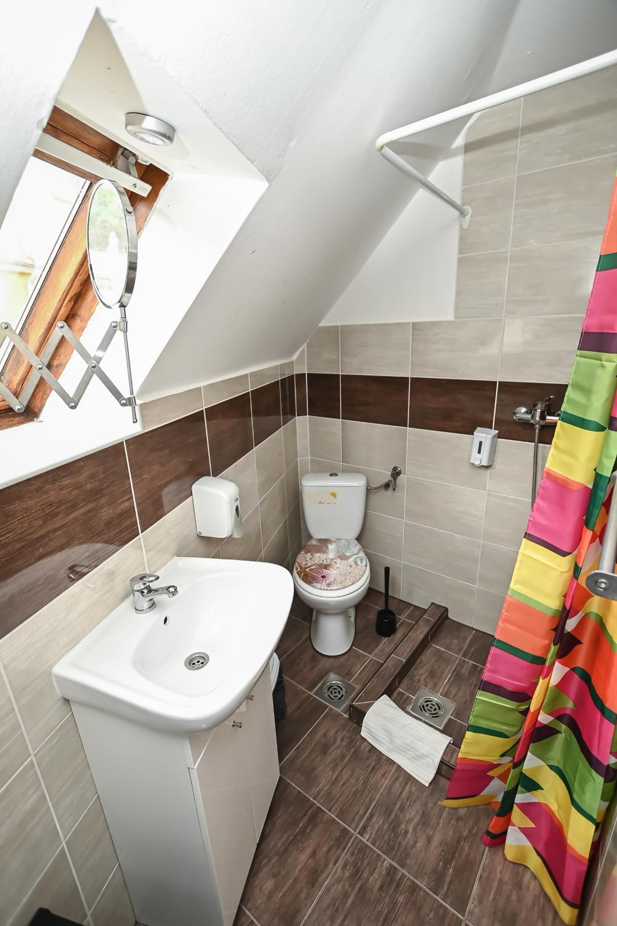 Double Room - Photo 8