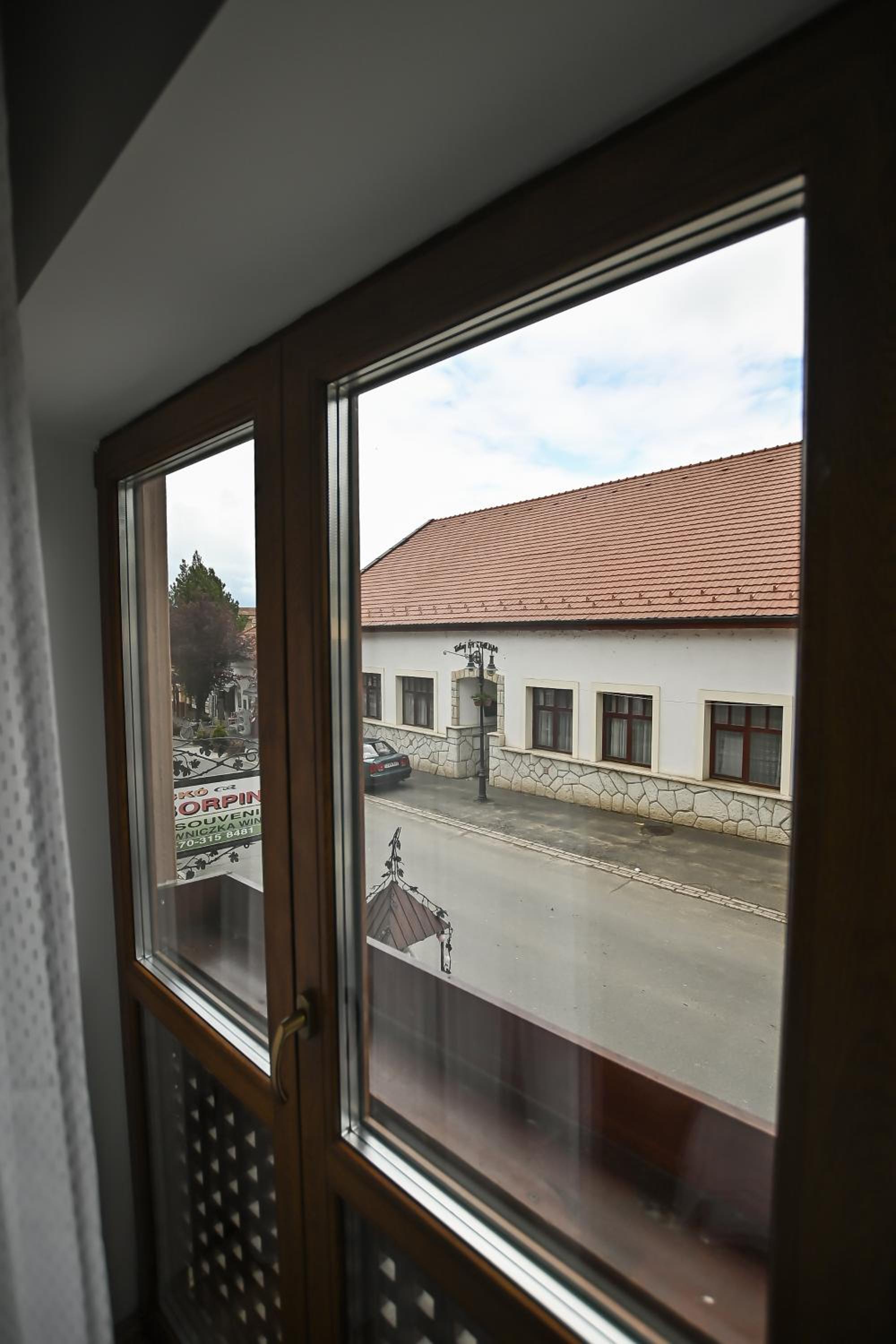 Double Room - Photo 17