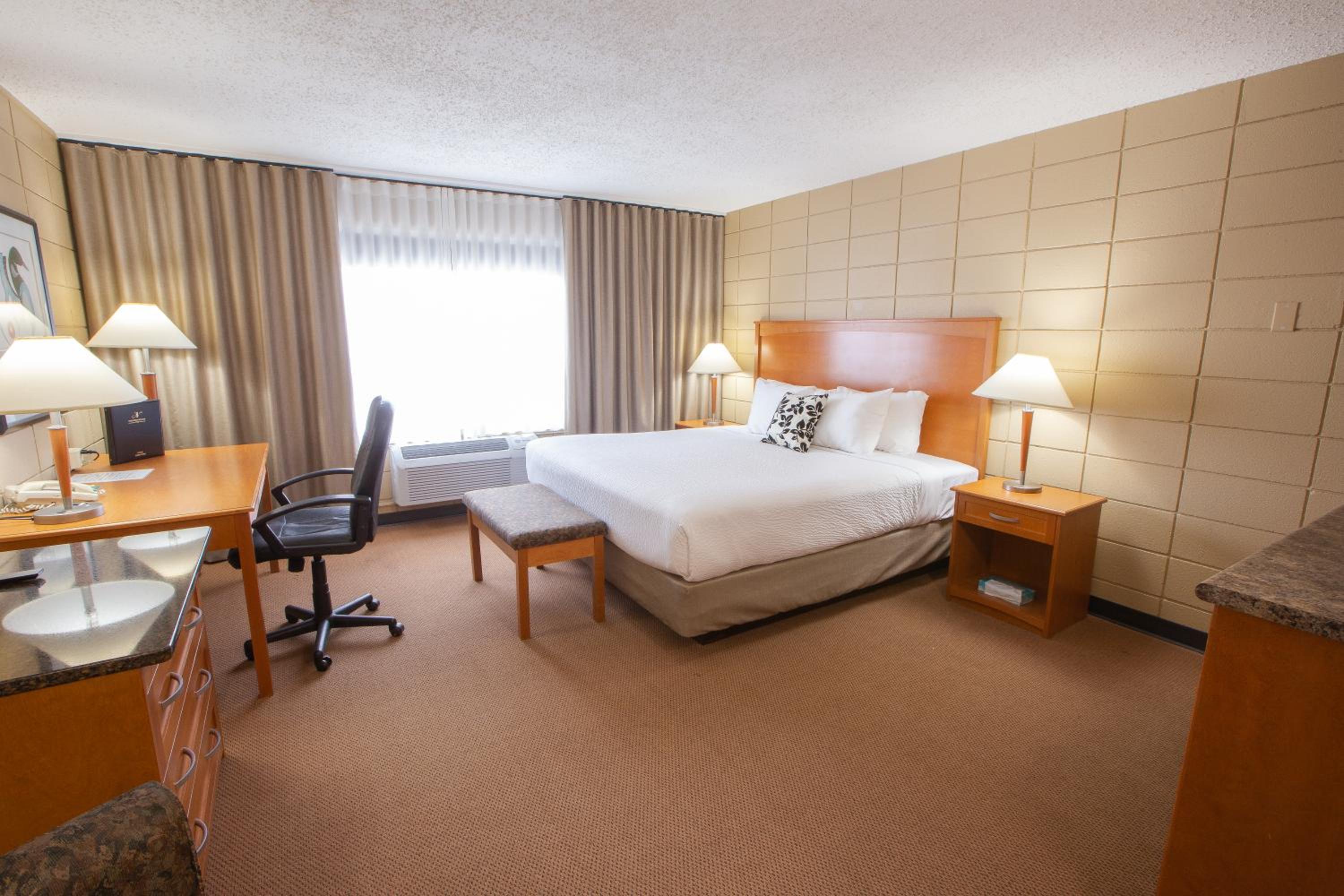 Deluxe King Room - Photo 5