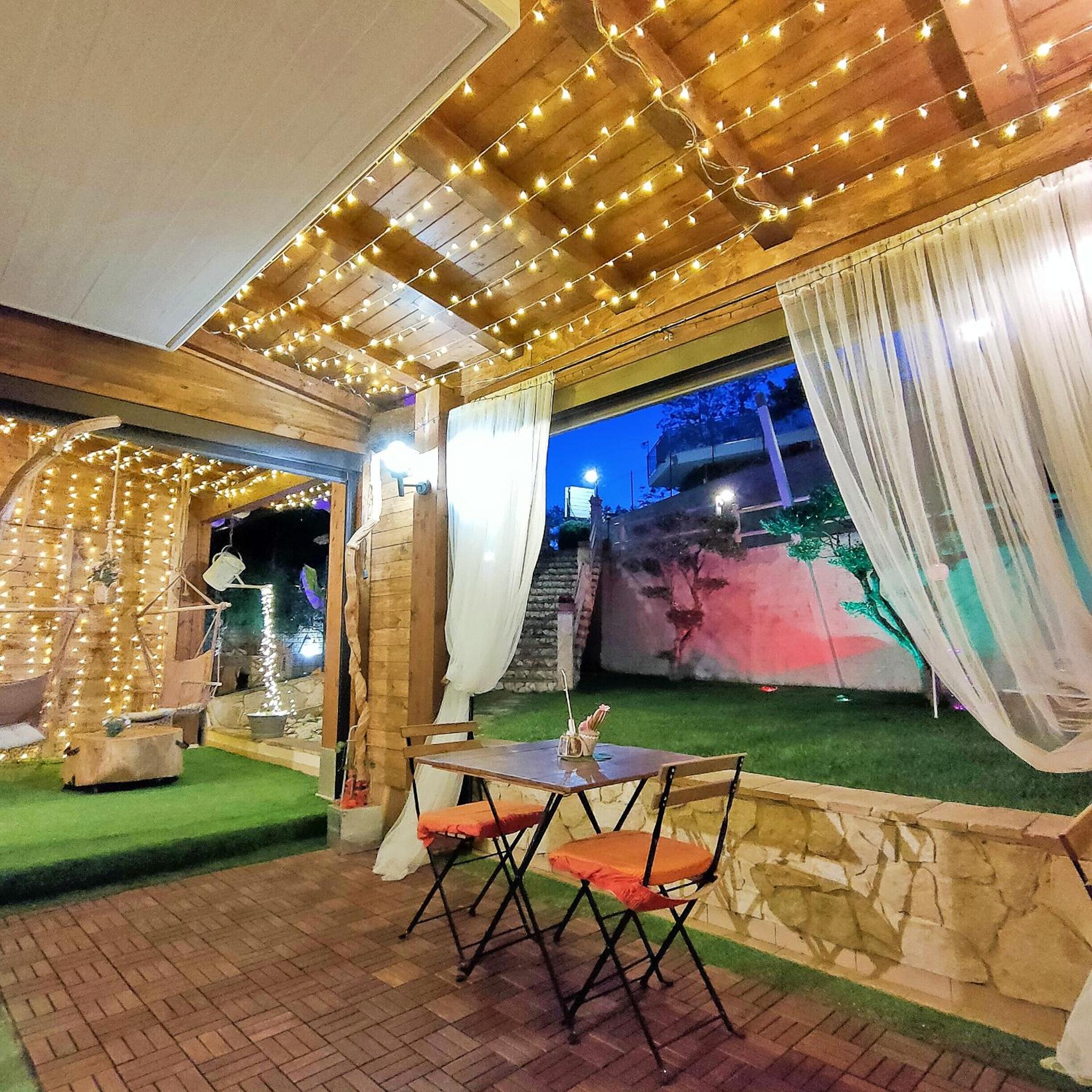 Deluxe Family Suite - Photo 15
