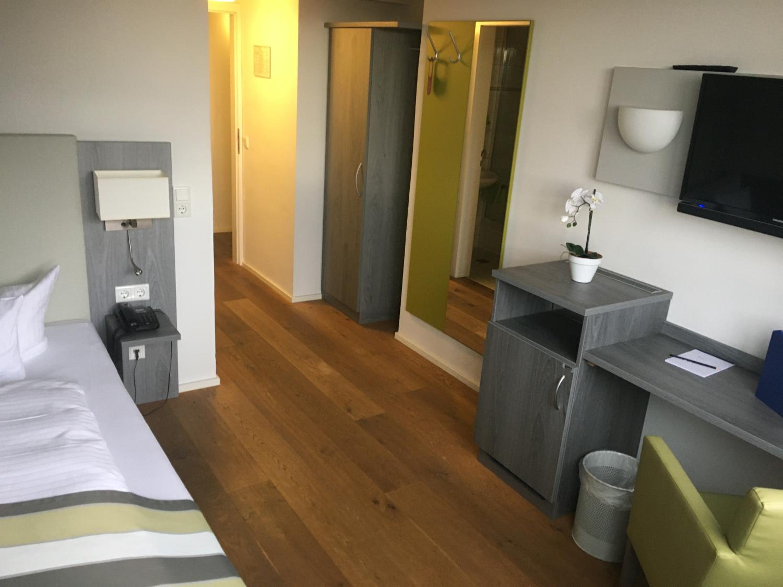Business Single Room photo 3