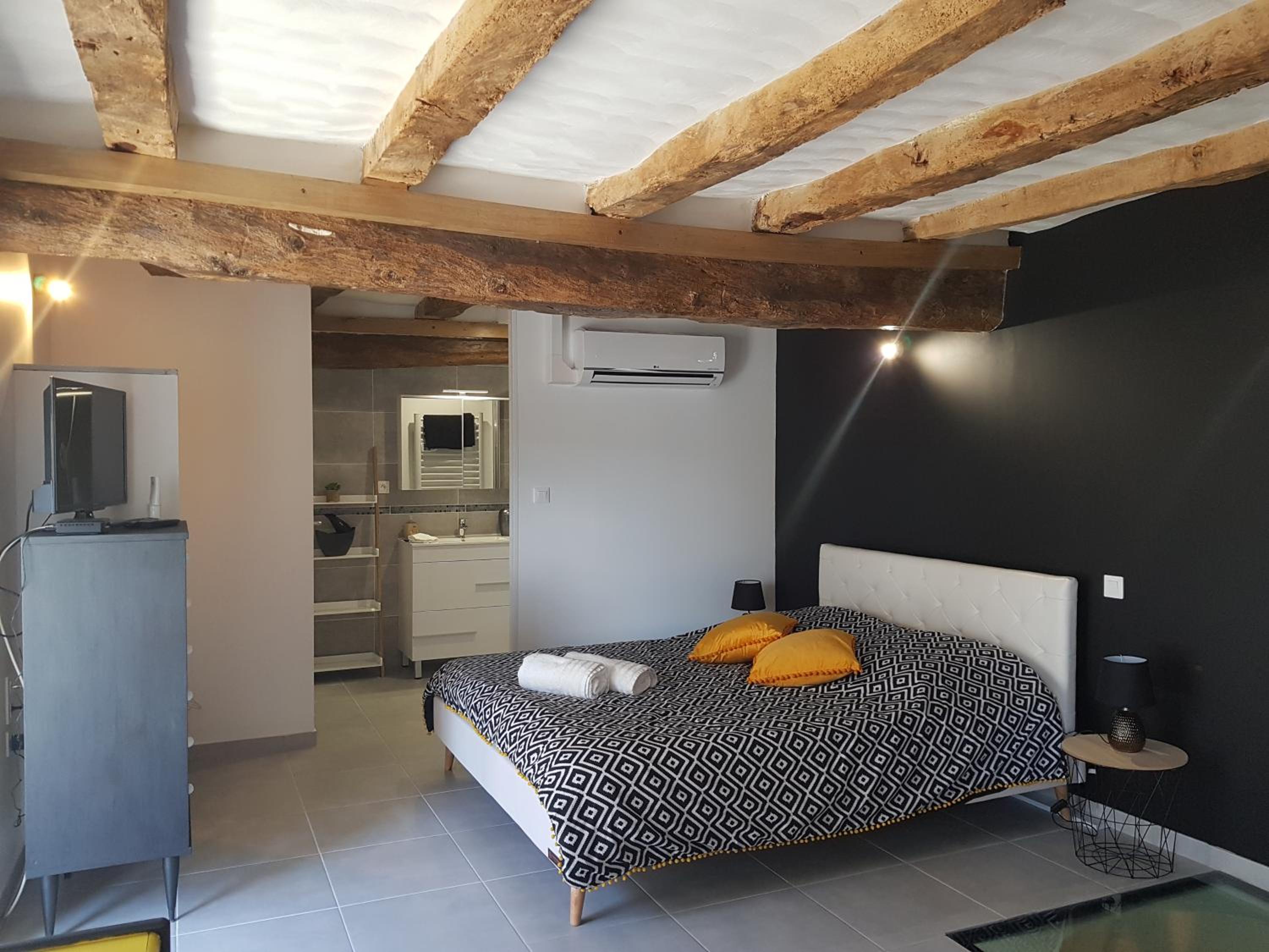 Double Room with Private Bathroom - Photo 4