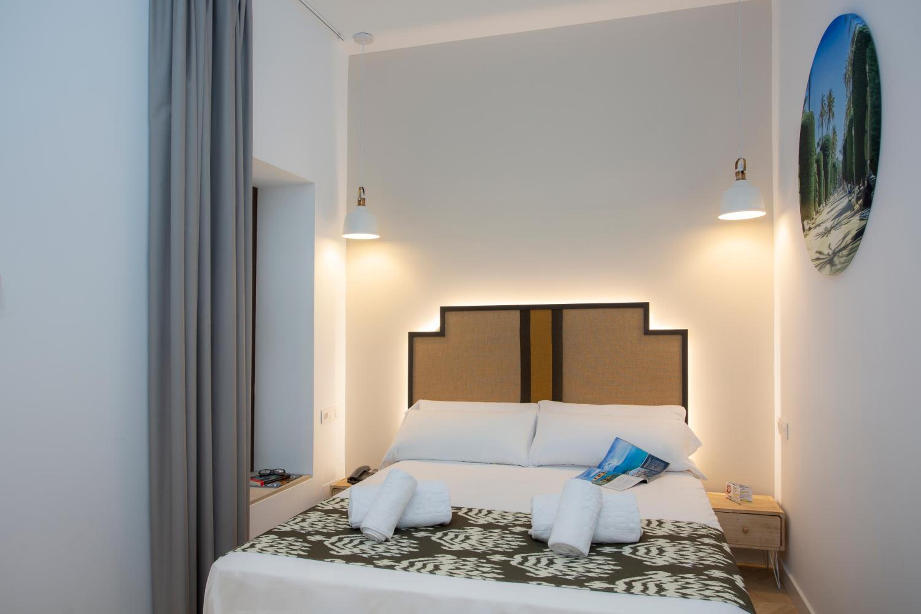 Double Room - Photo 10
