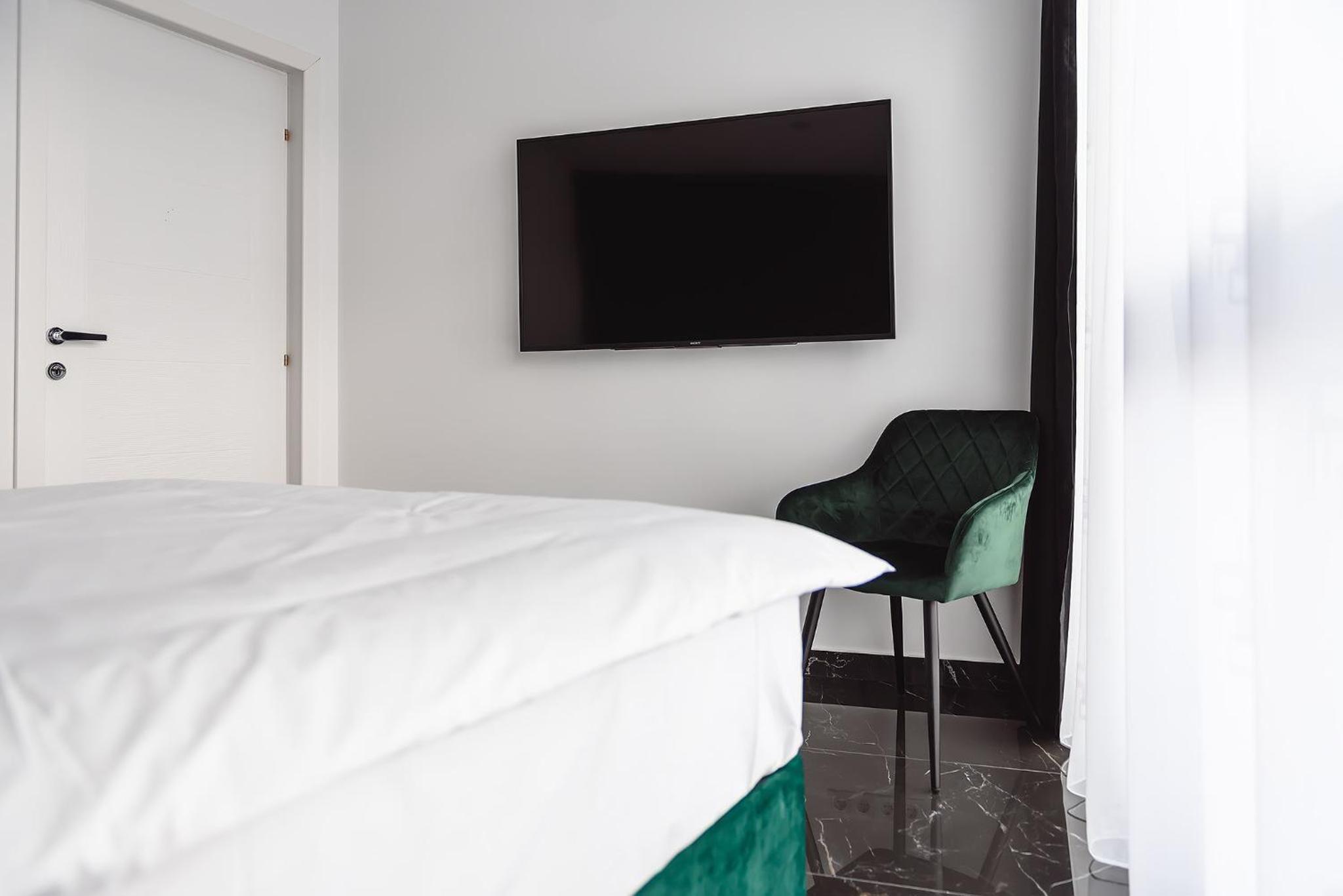 One-Bedroom Apartment - Photo 19