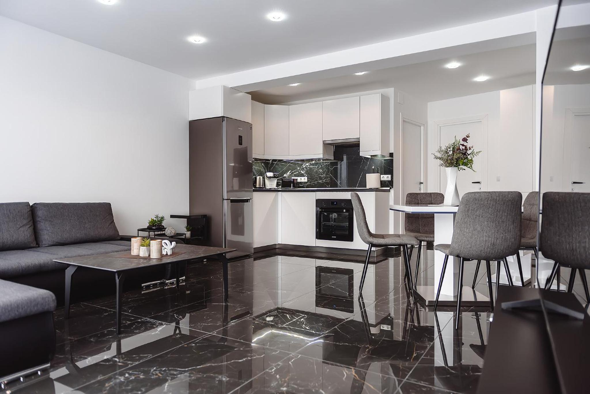 One-Bedroom Apartment - Photo 7